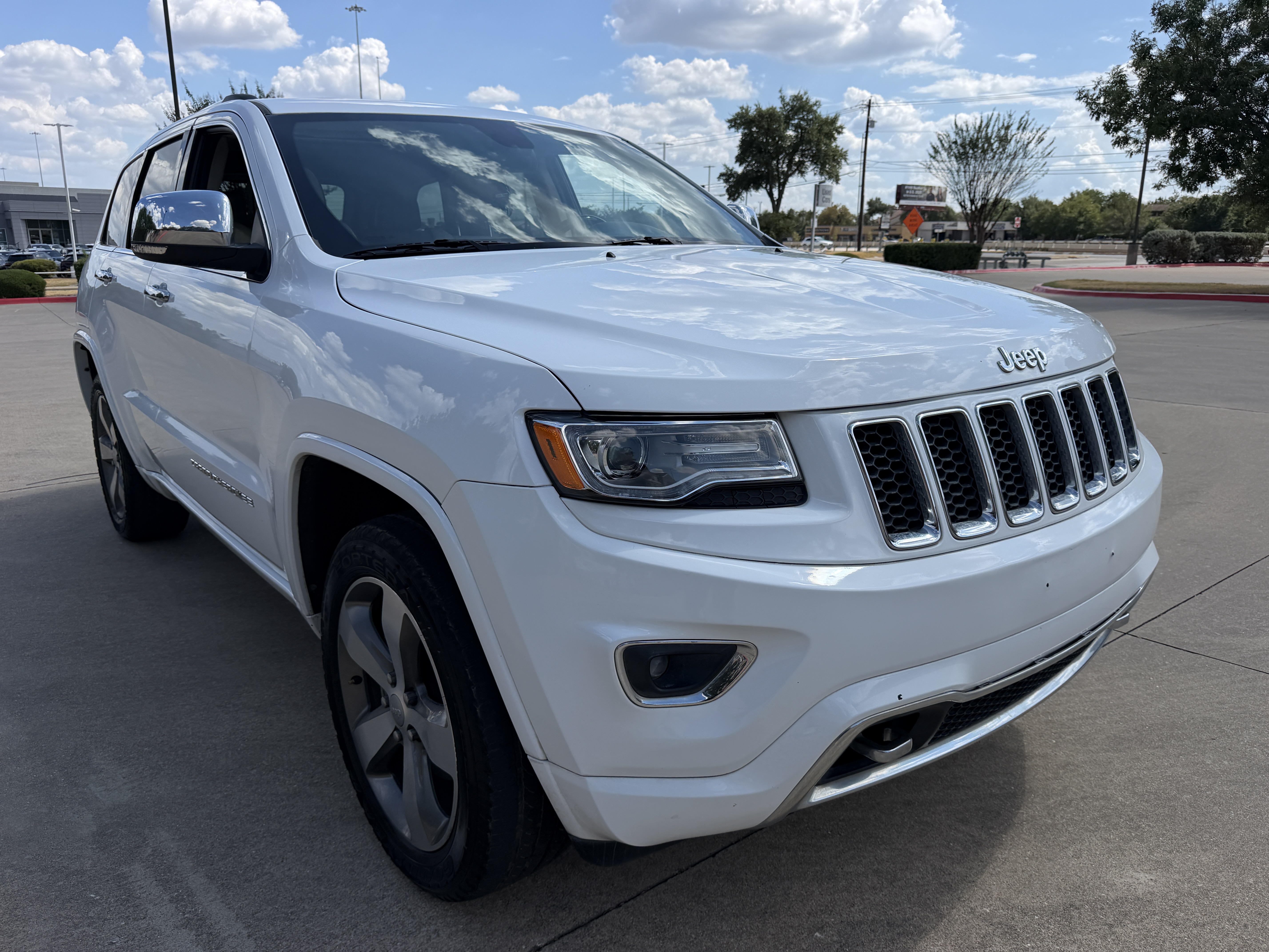 White 2015 Jeep Grand Cherokee SUV / Crossover 4X2 Automatic