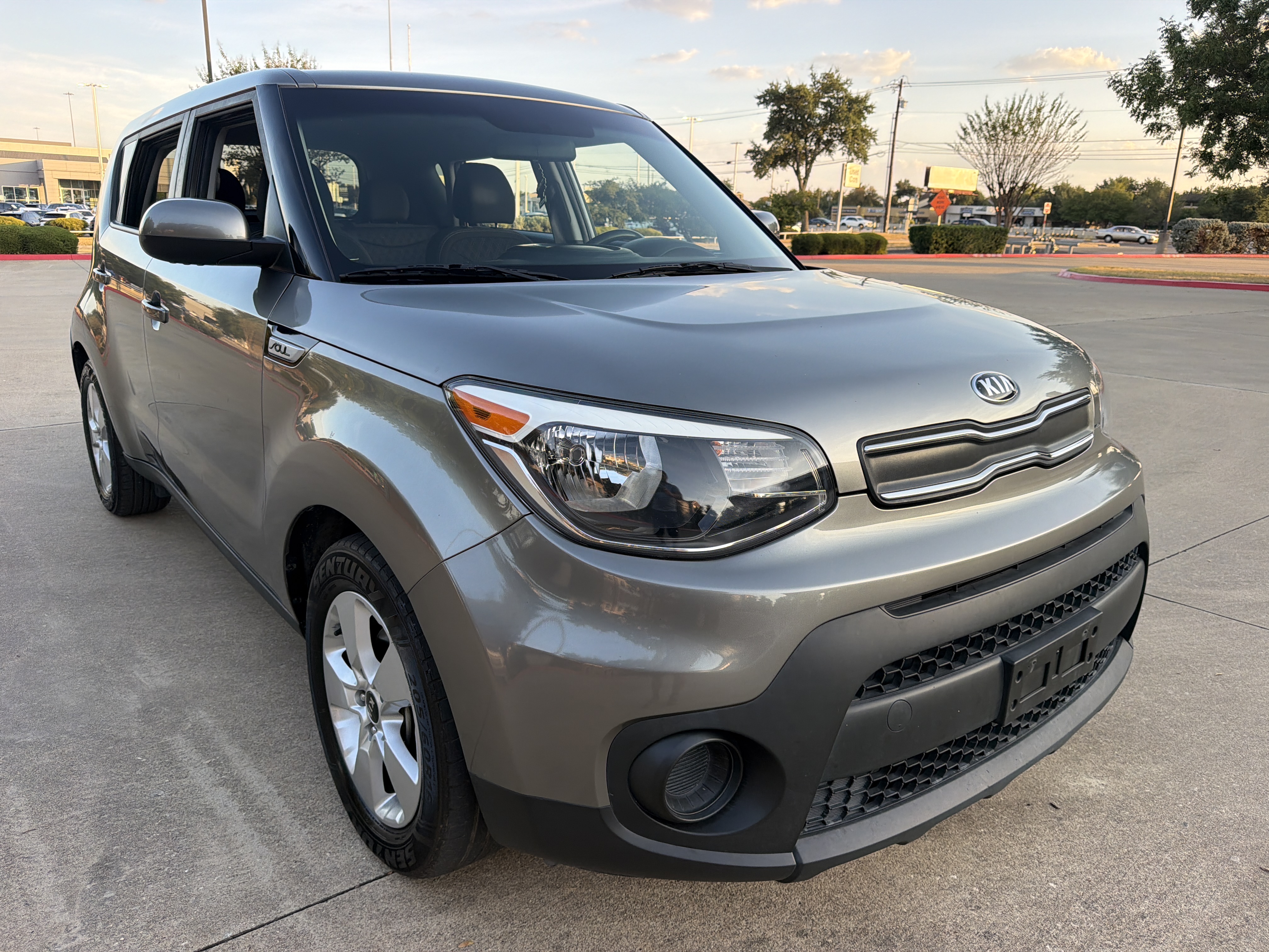 Gray 2018 Kia Soul Wagon Front-Wheel Drive Automatic