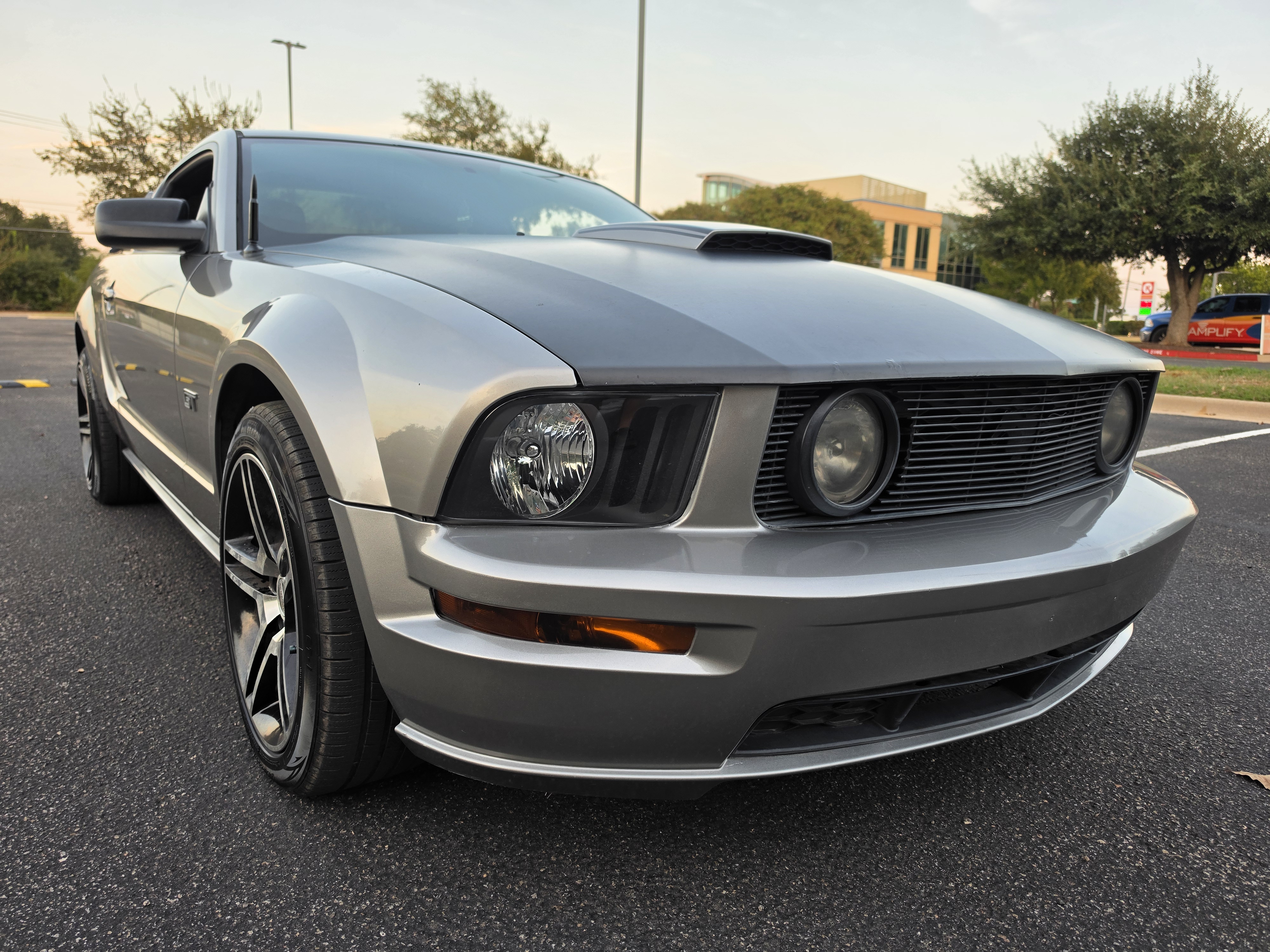 Gray 2008 Ford Mustang Coupe Rear-Wheel Drive Manual