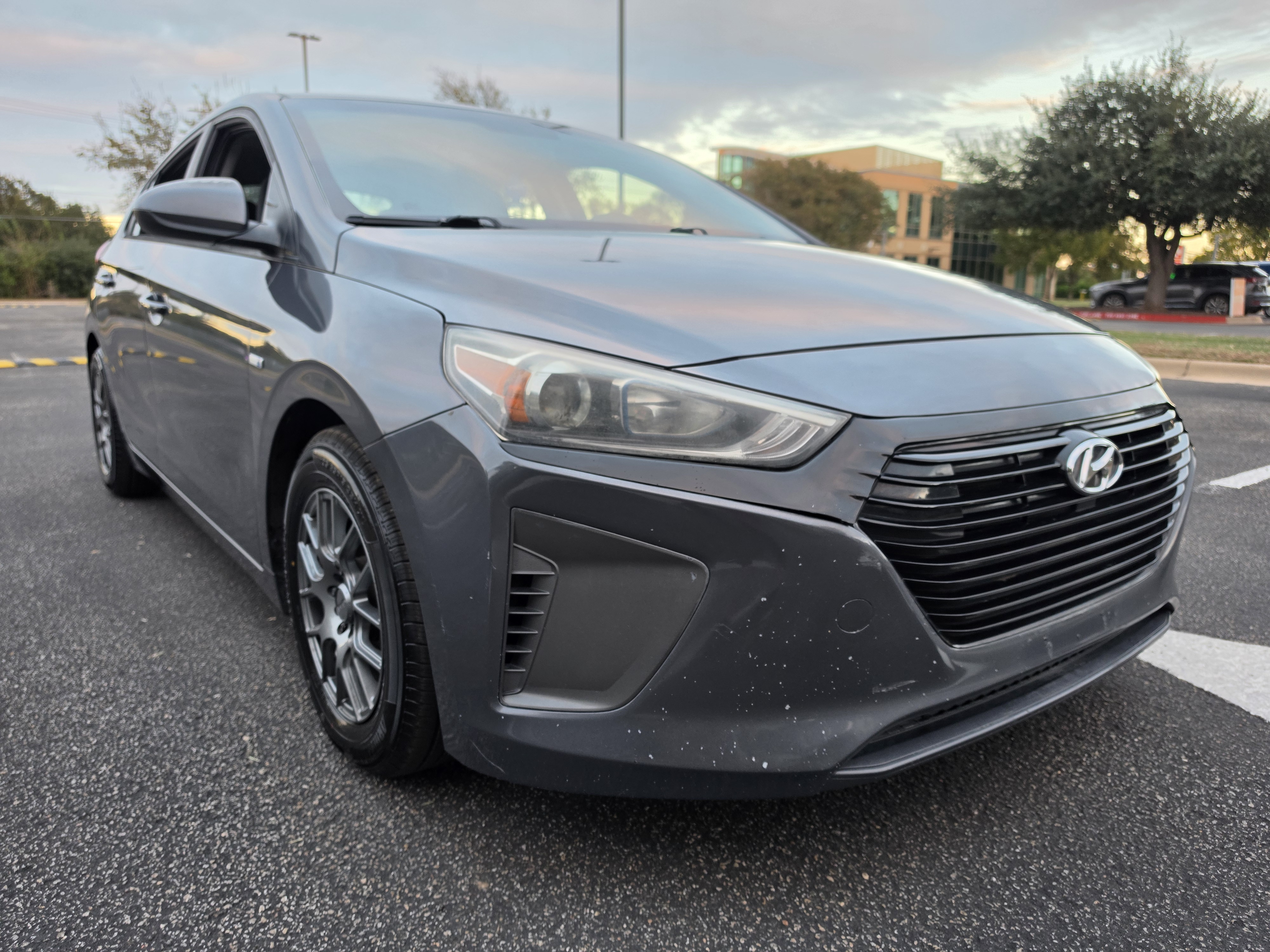 Gray 2018 Hyundai IONIQ Hybrid Hatchback Front-Wheel Drive Automatic