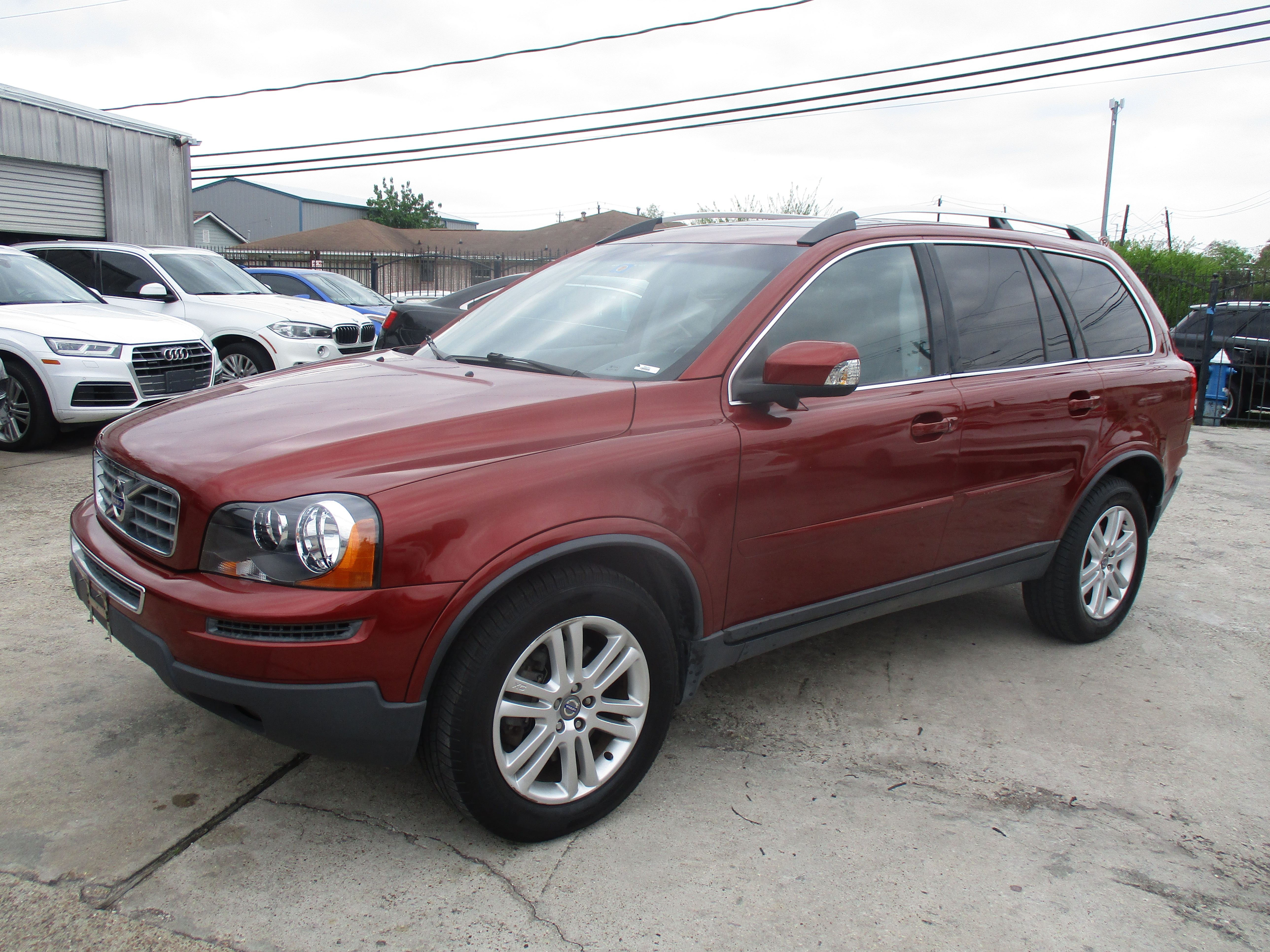 Red 2011 Volvo XC90 3.2 FWD SUV / Crossover Front-Wheel Drive Automatic