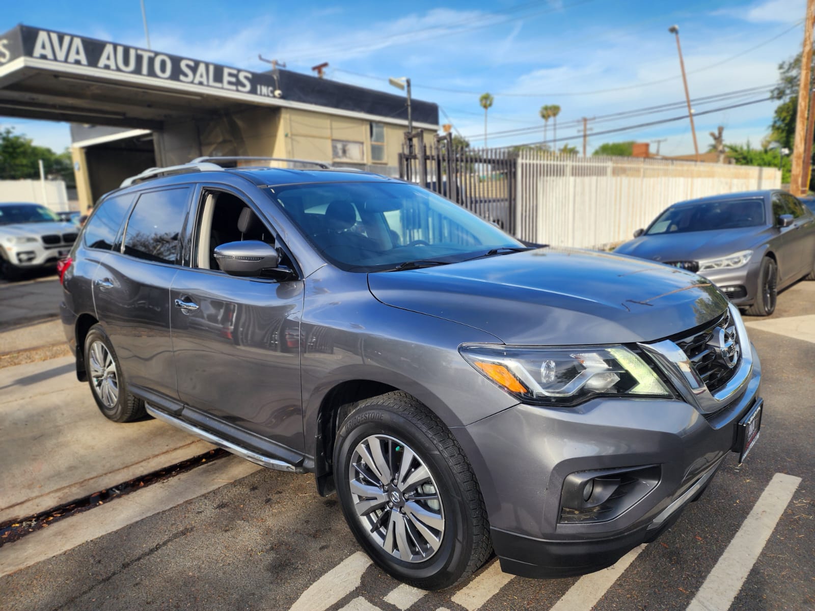 2020 Nissan Pathfinder SV 2WD's photo