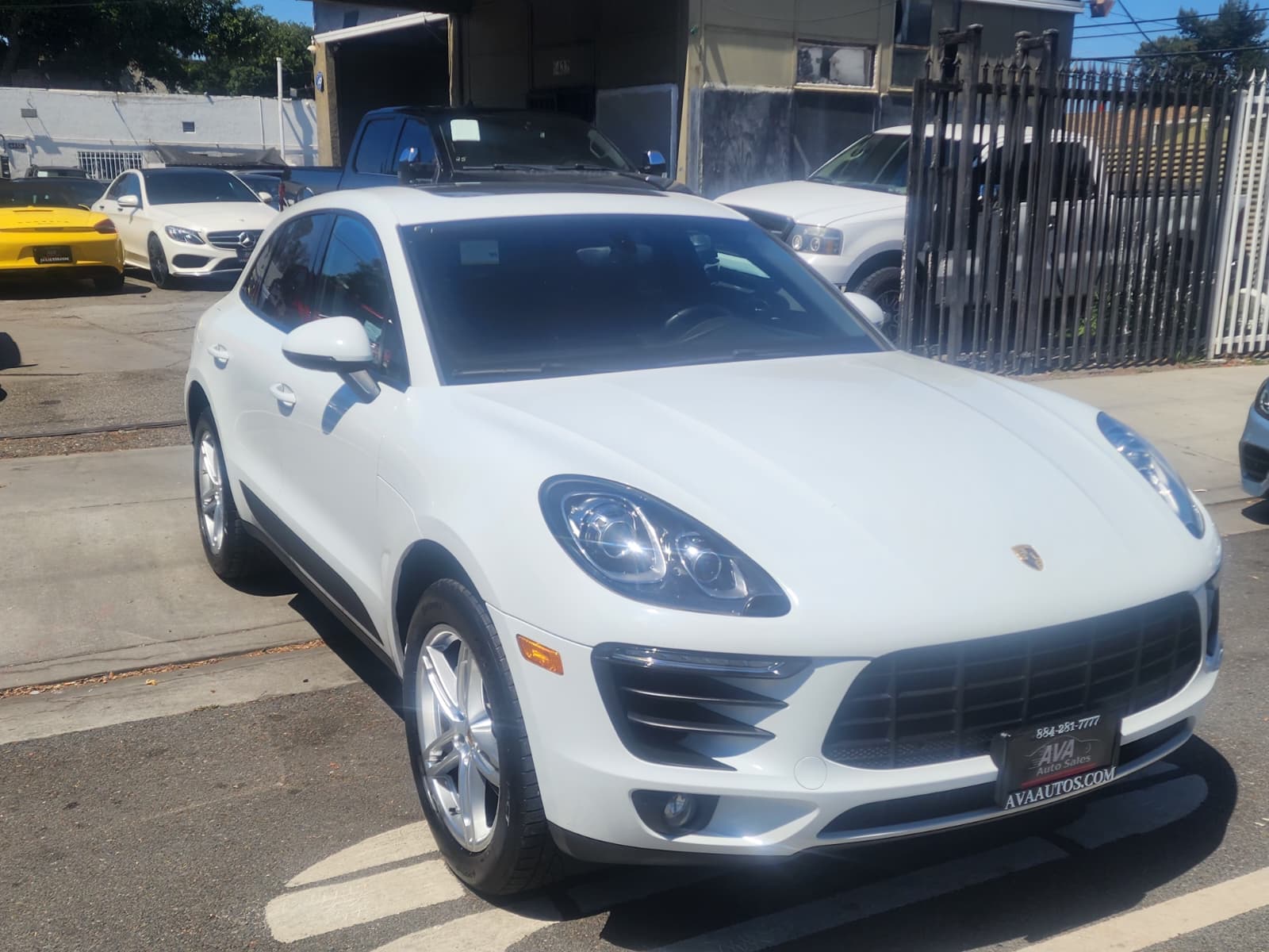 2015 Porsche Macan S's photo