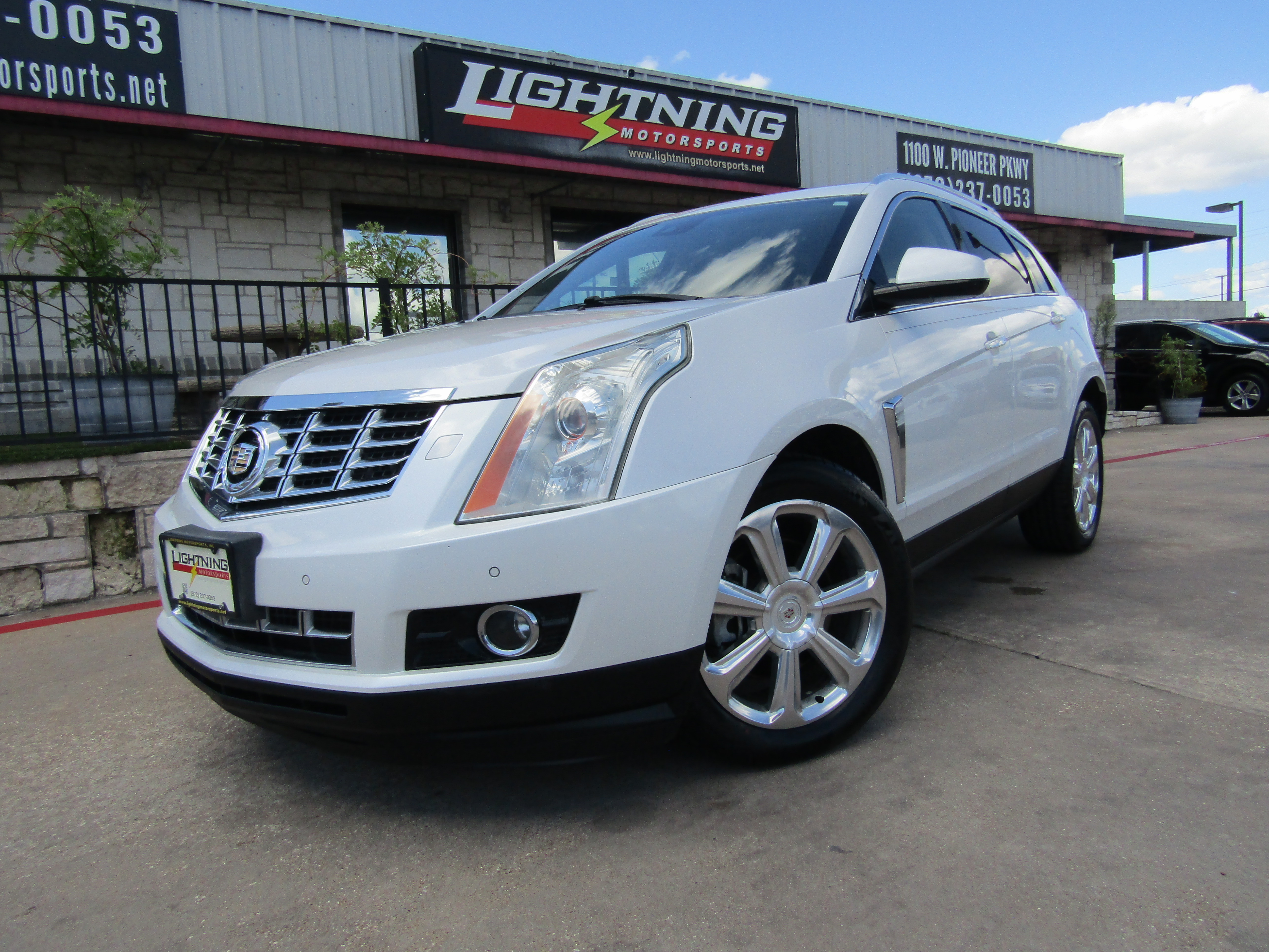 White 2013 Cadillac SRX Performance FWD SUV / Crossover Front-Wheel Drive Automatic
