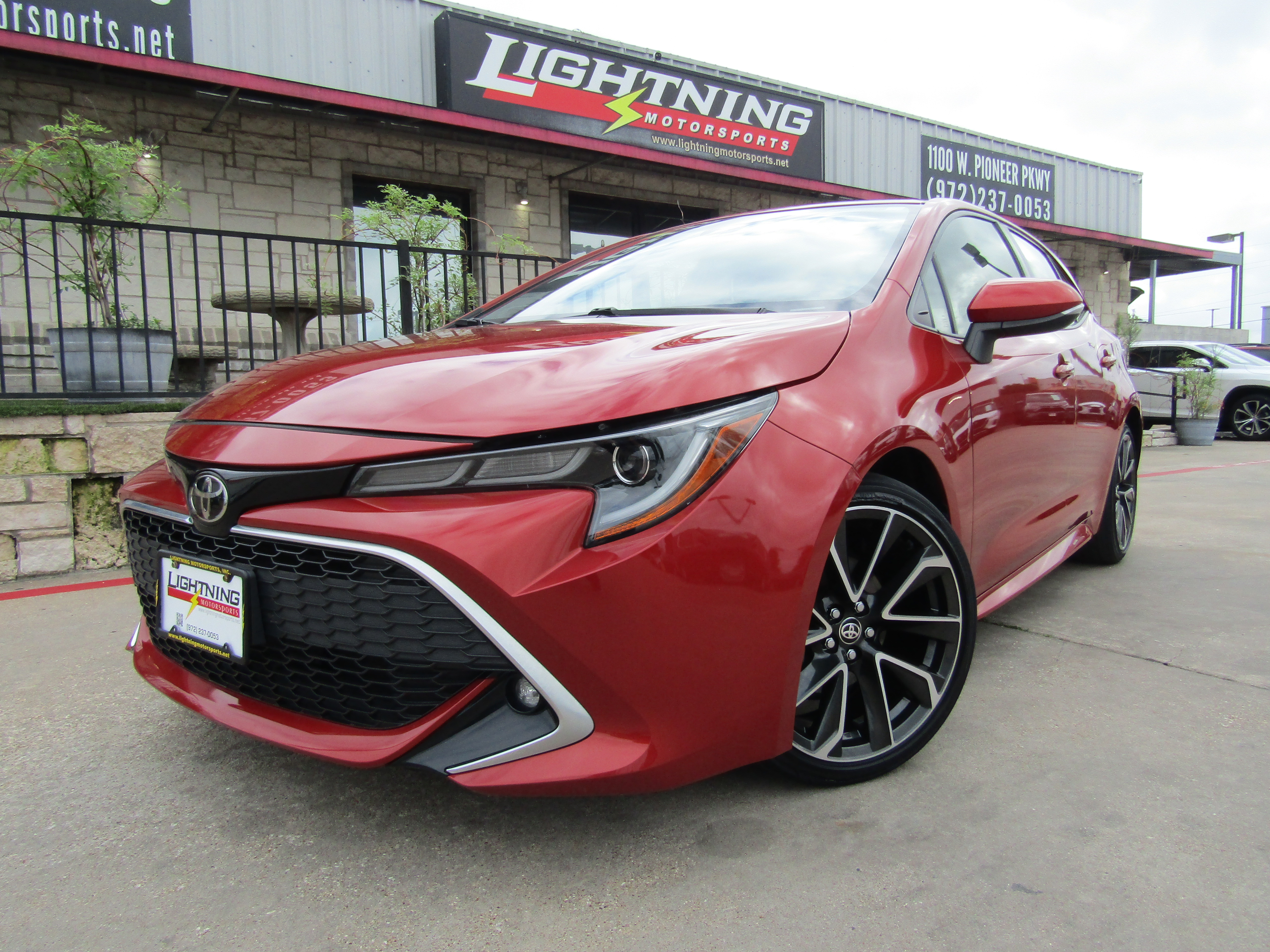 Red 2019 Toyota Corolla Hatchback SE FWD Hatchback Front-Wheel Drive Automatic