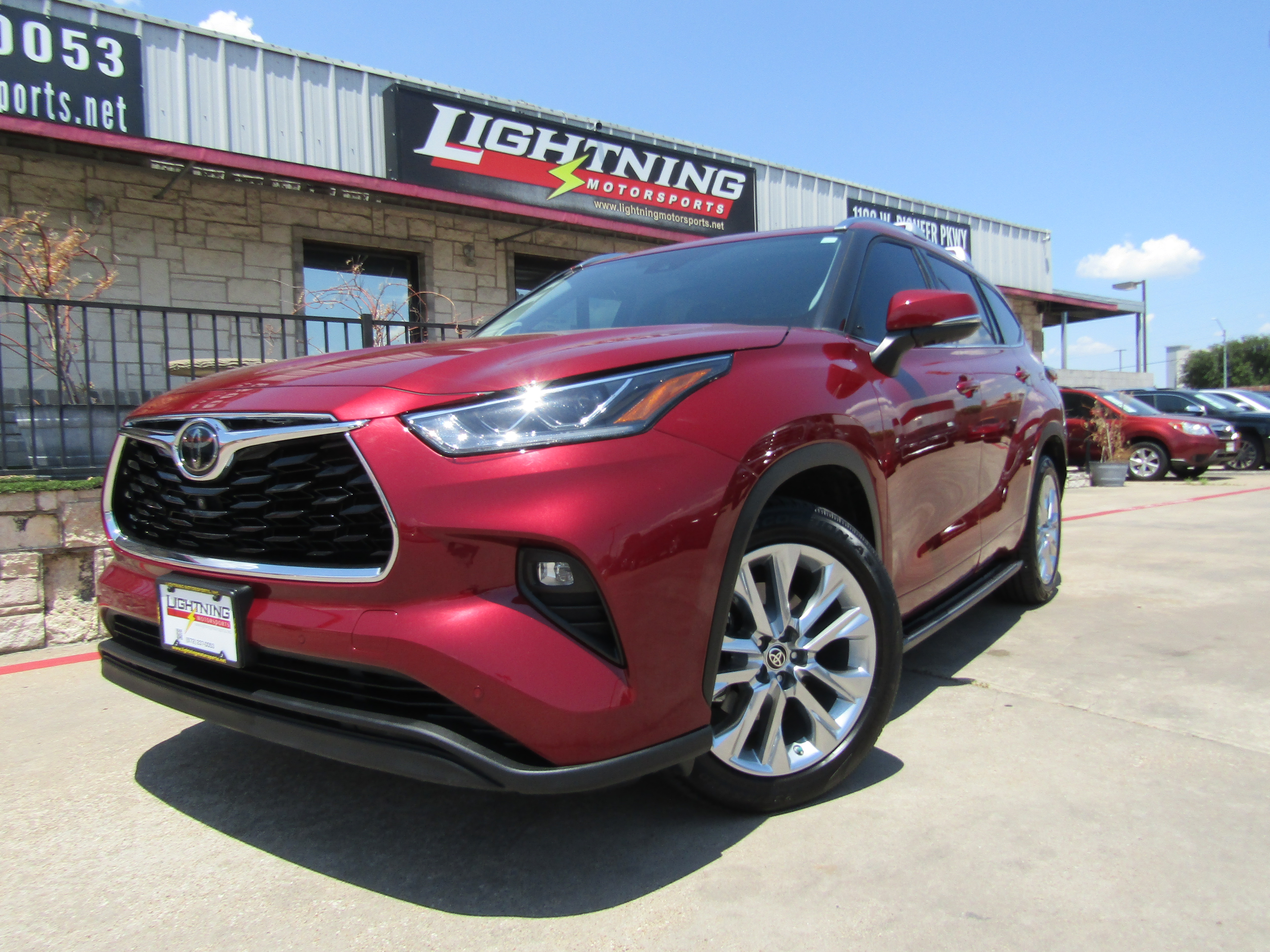 Red 2021 Toyota Highlander SUV / Crossover Front-Wheel Drive Automatic
