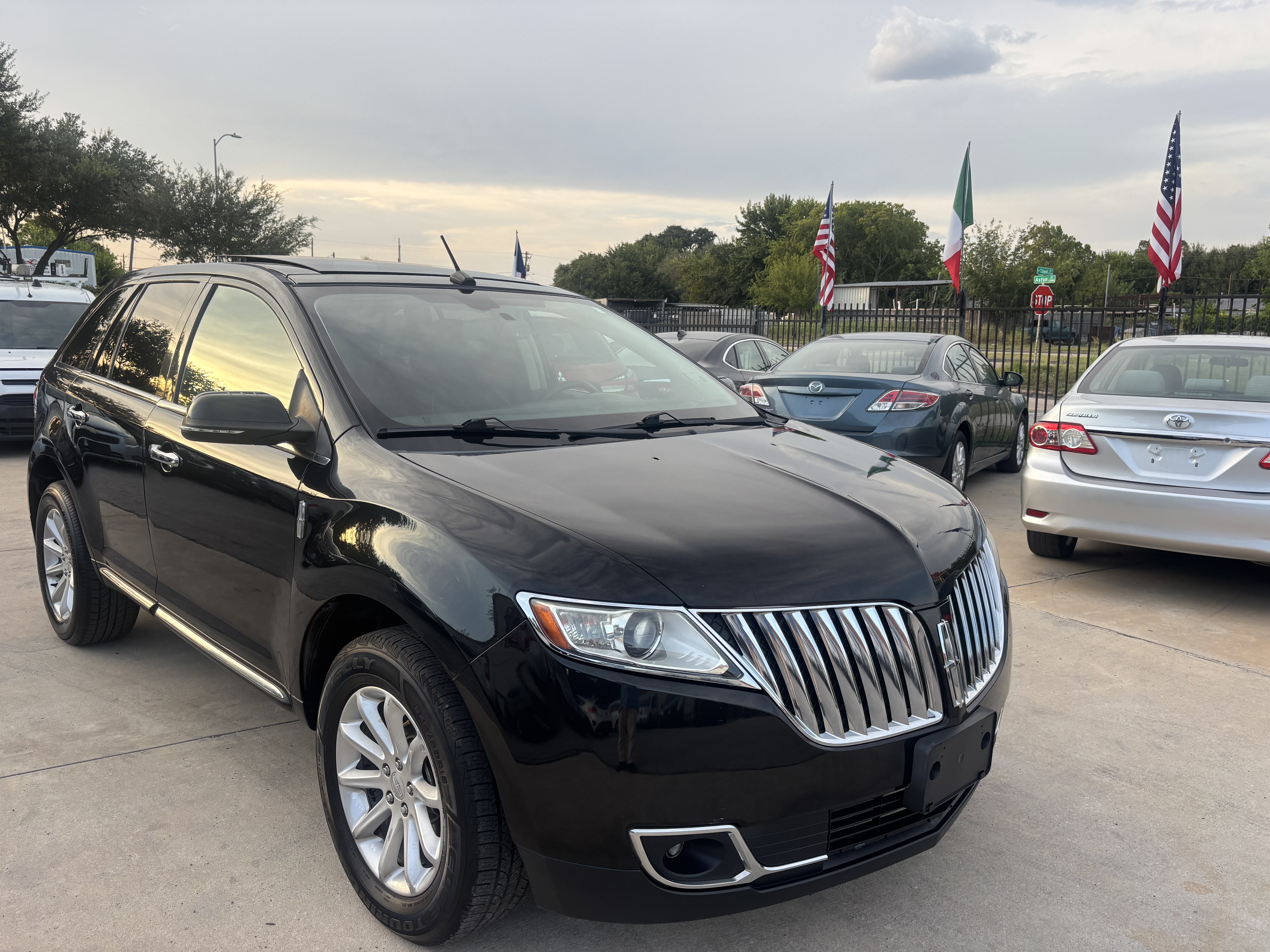 Black 2014 Lincoln MKX SUV / Crossover Front-Wheel Drive Automatic