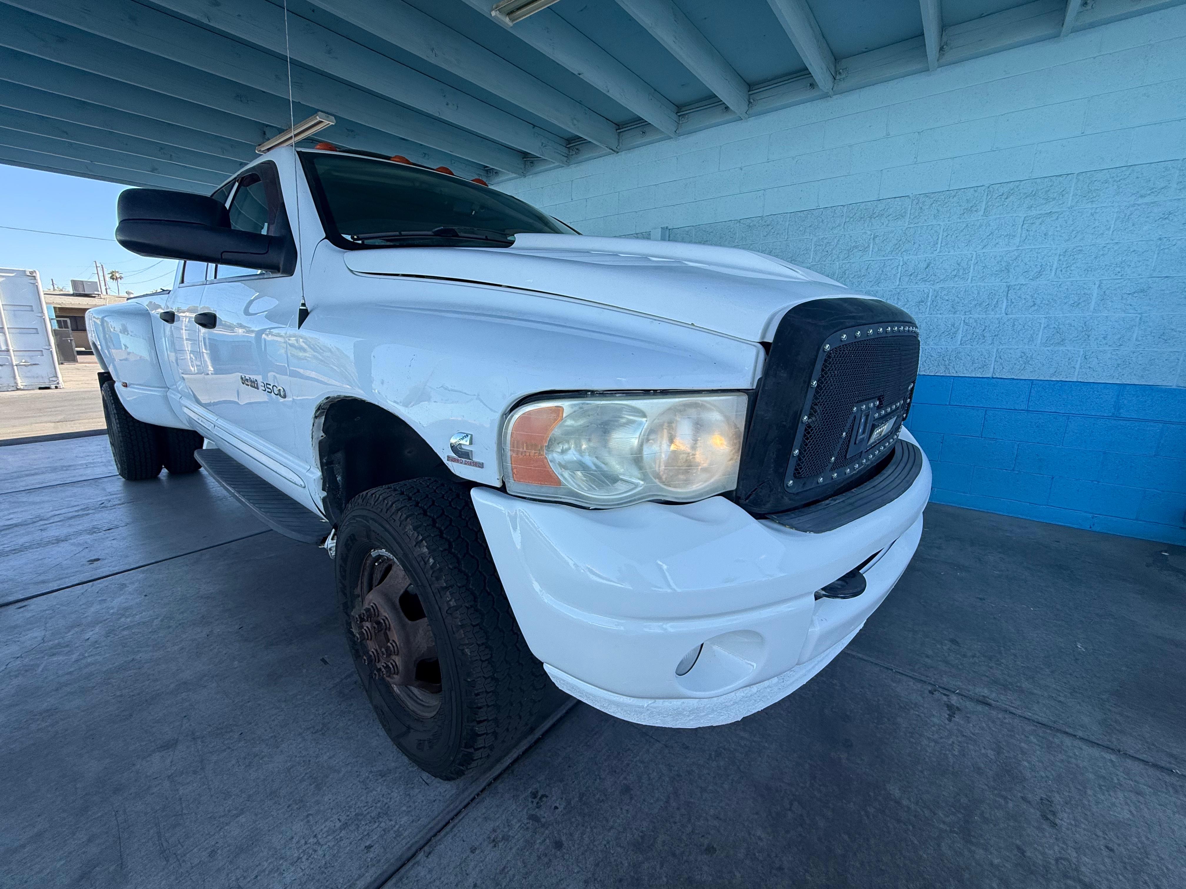 White 2005 Dodge RAM 3500 SLT Quad Cab LB 4WD Pickup Truck Four-Wheel Drive Automatic