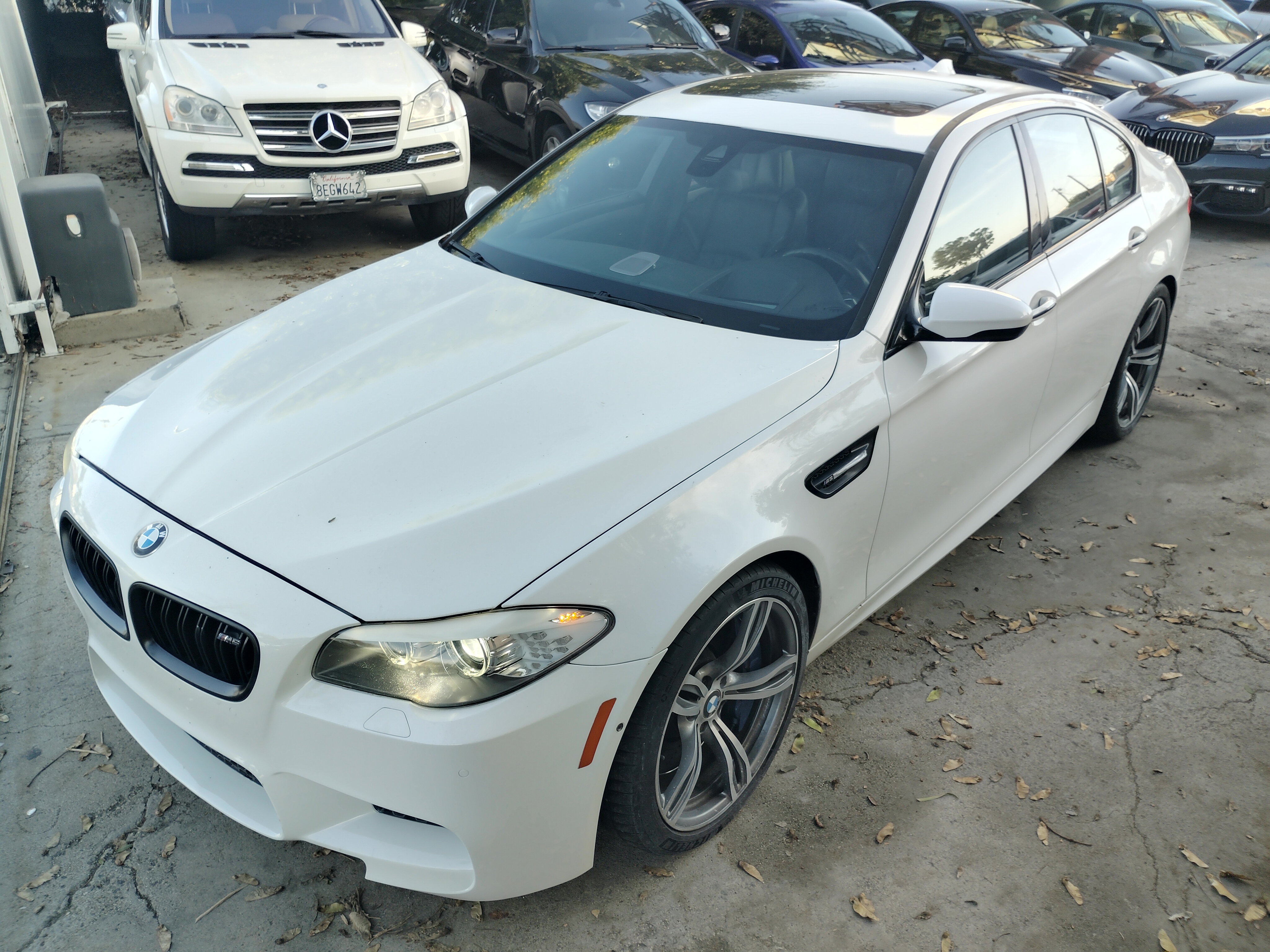 View vehicle photo 2