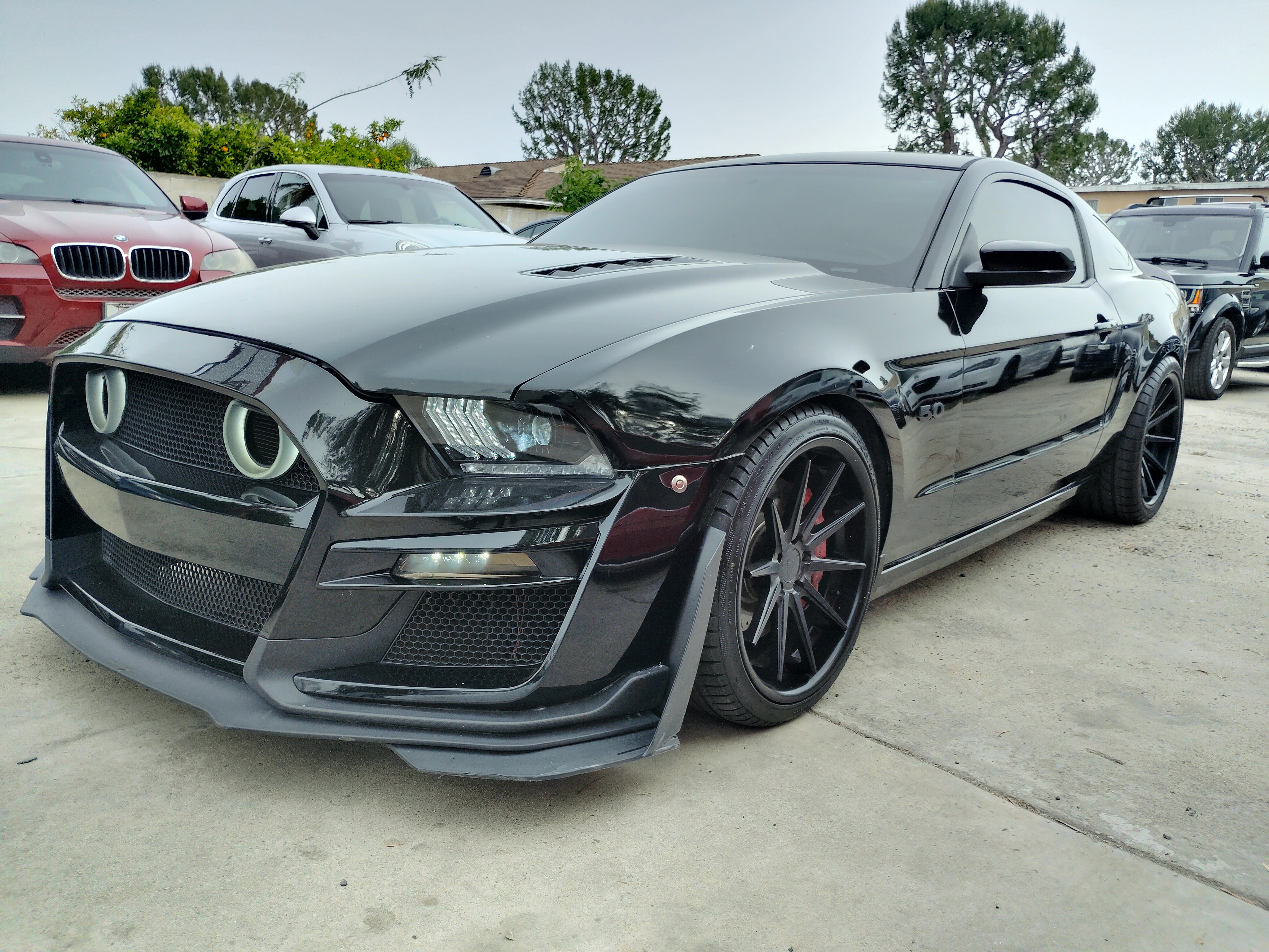 View vehicle photo 3