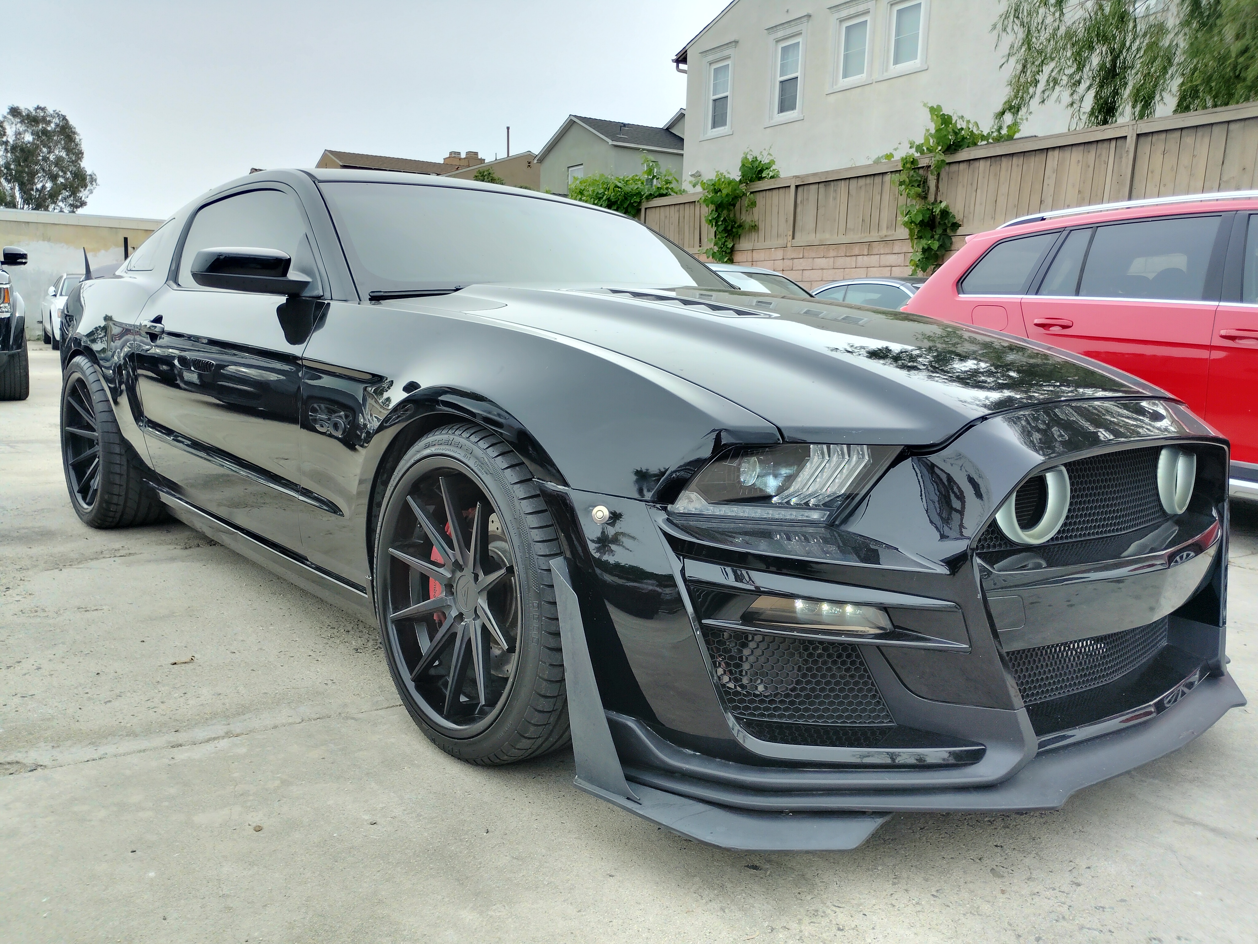 View vehicle photo 4