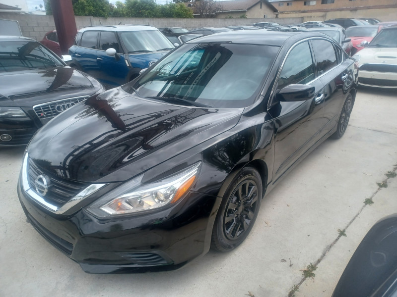 View vehicle photo 3
