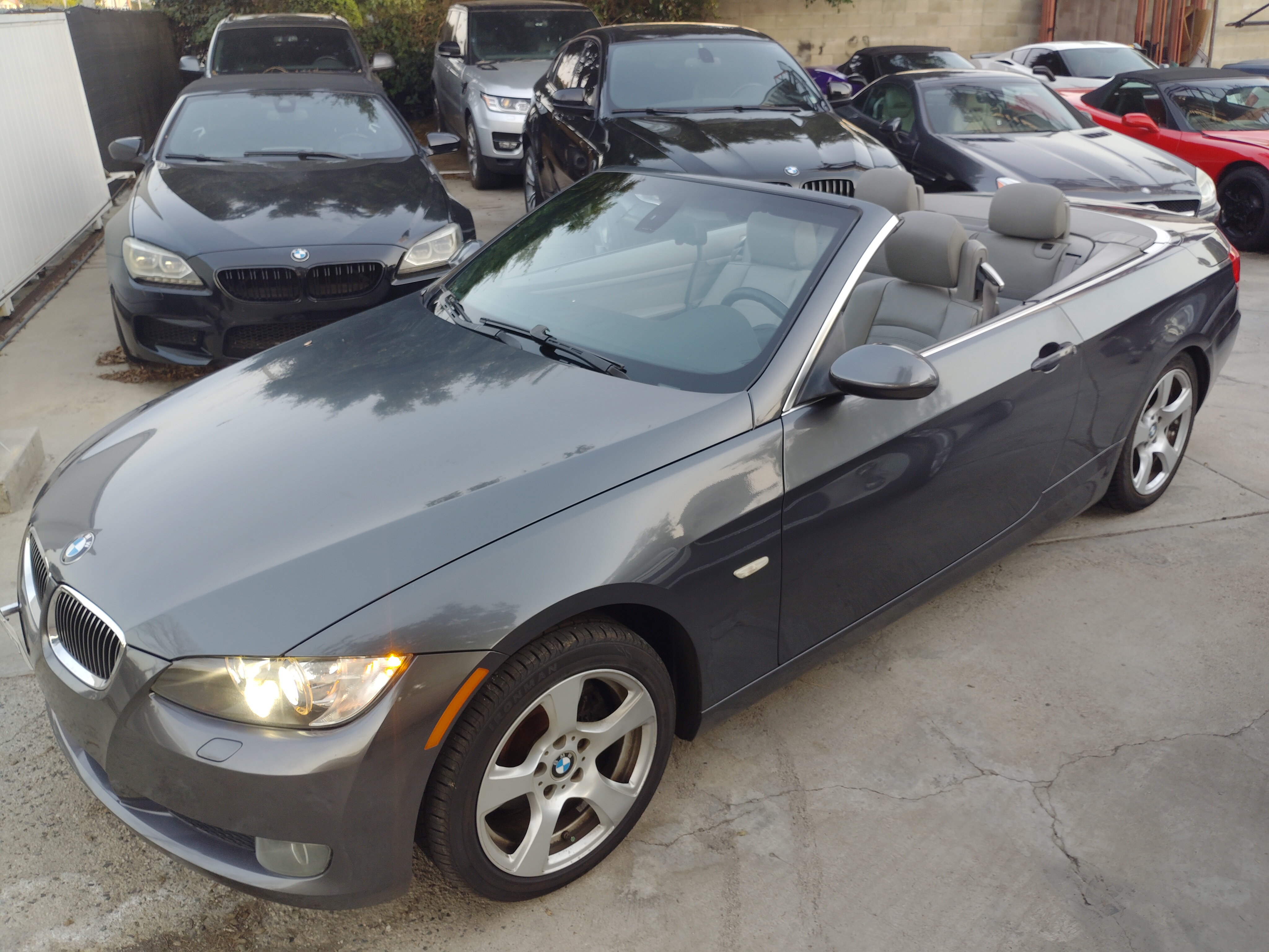 View vehicle photo 3