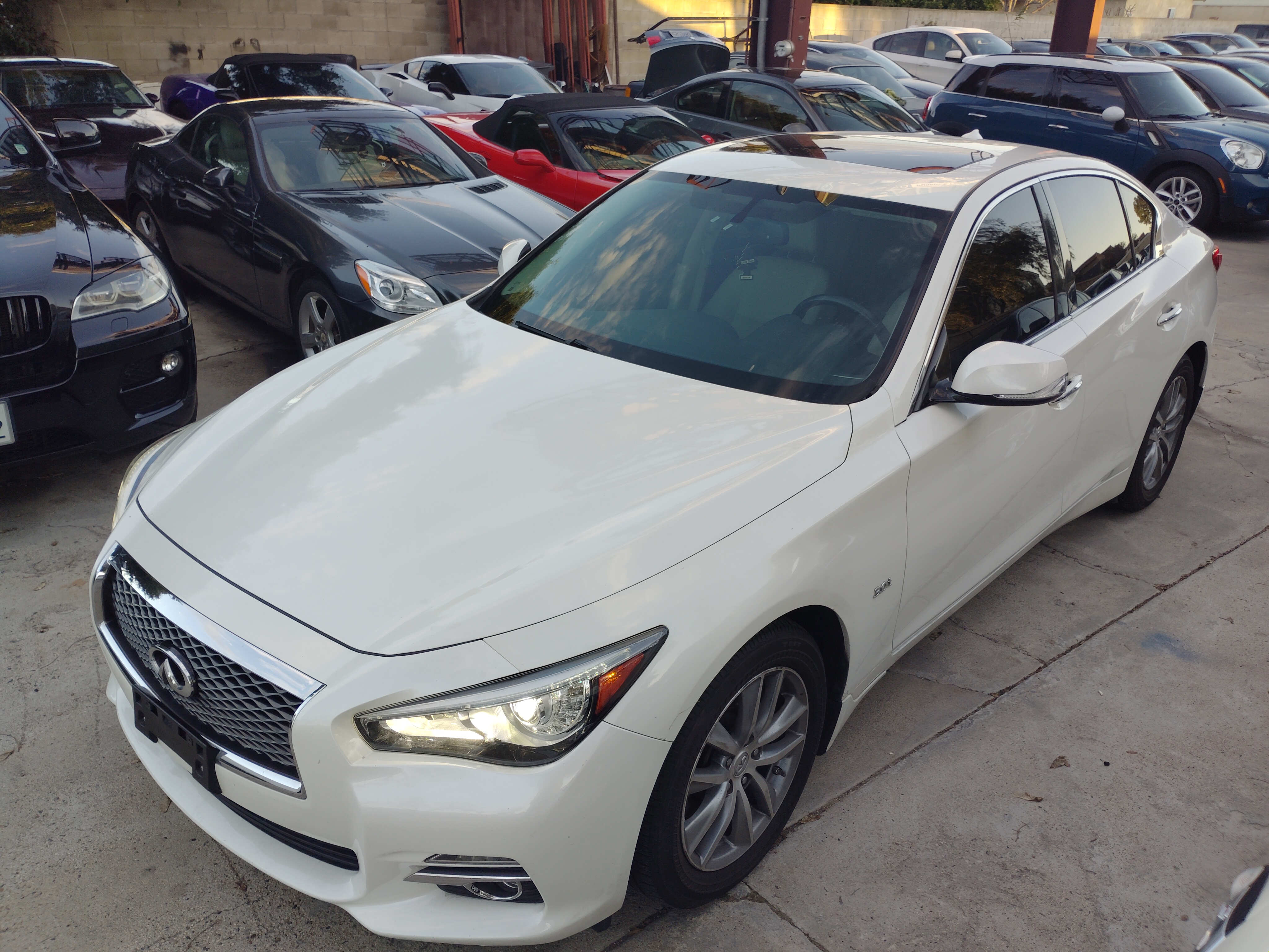 View vehicle photo 3