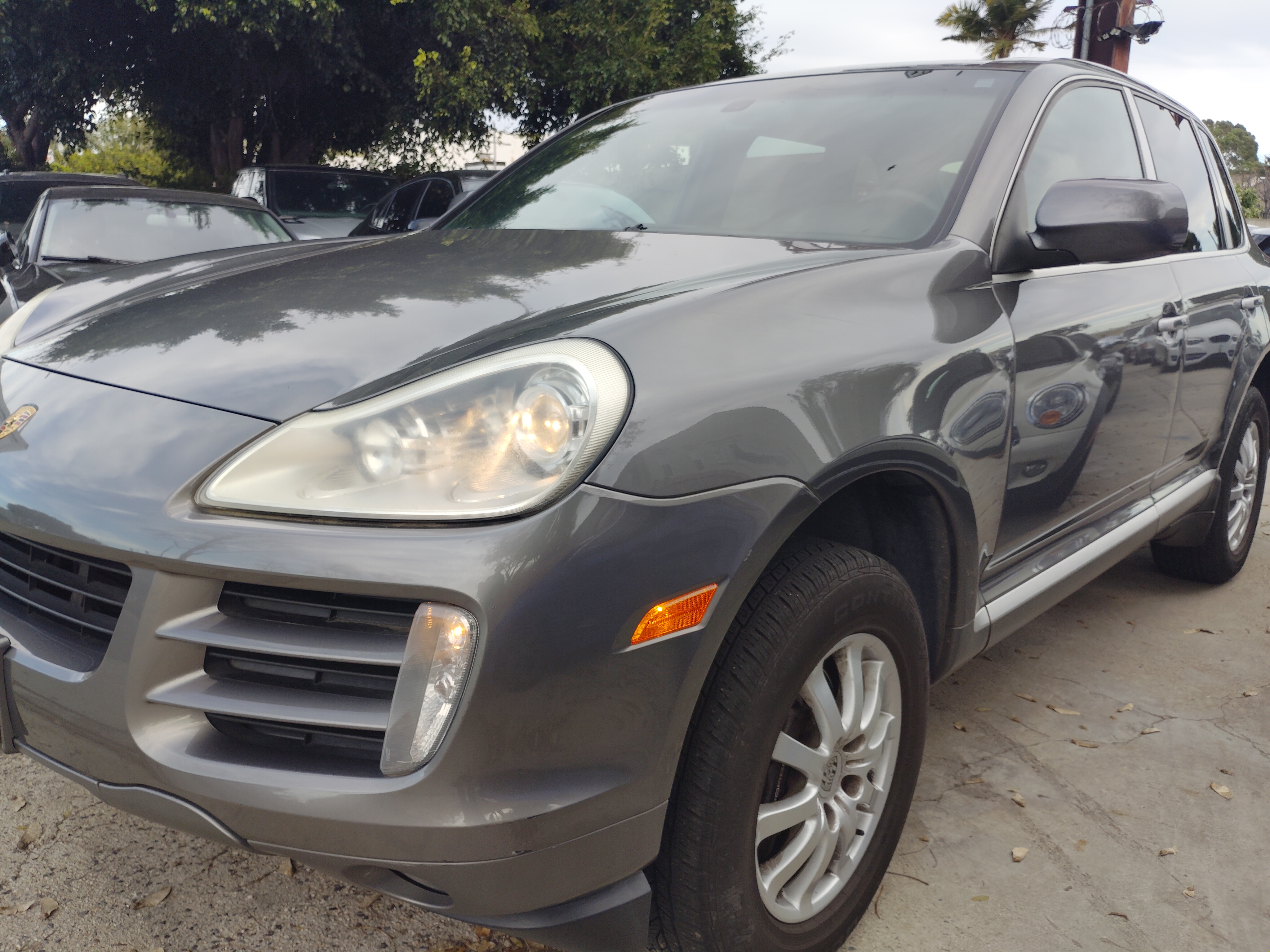 View vehicle photo 3