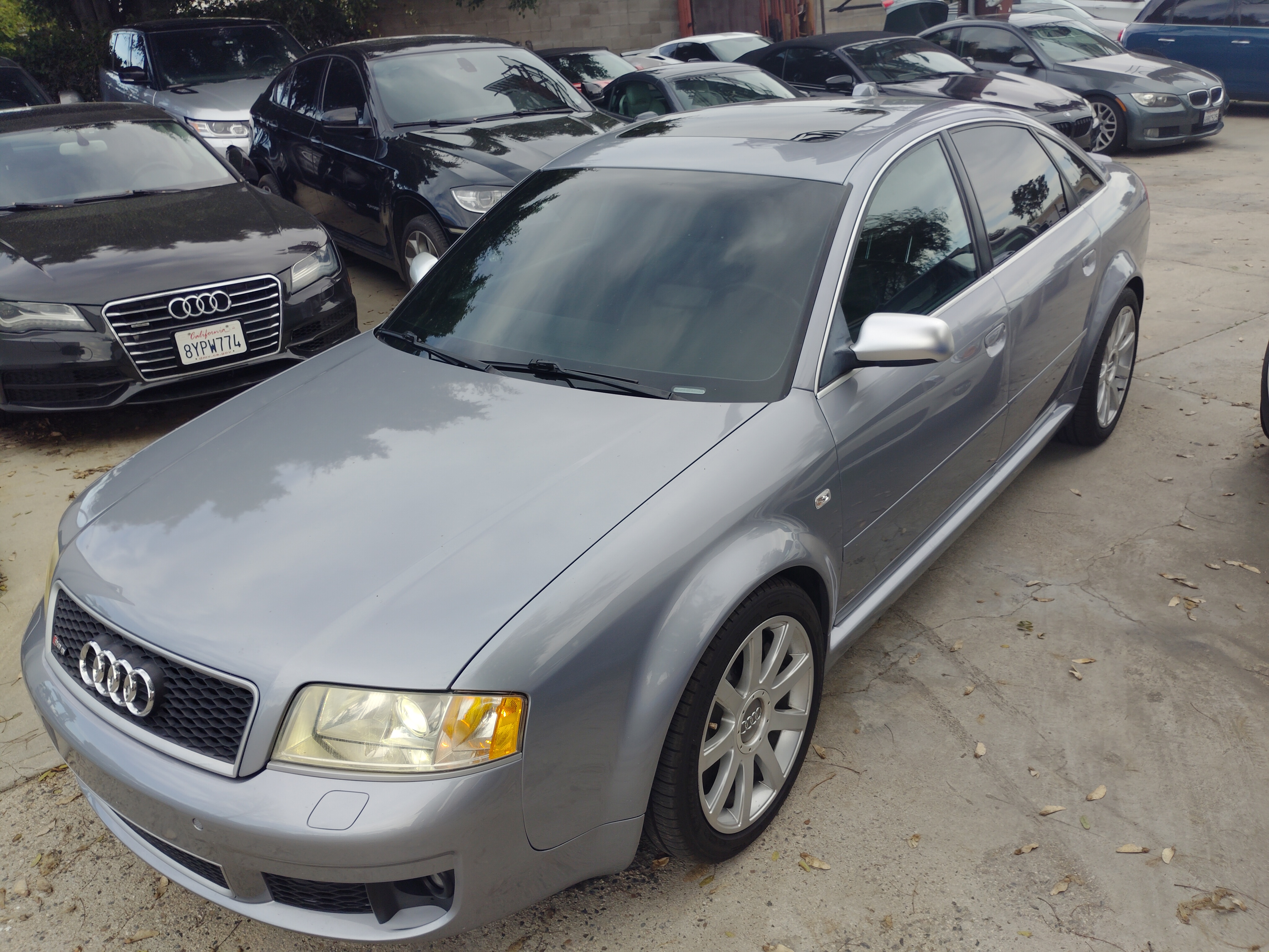 View vehicle photo 2