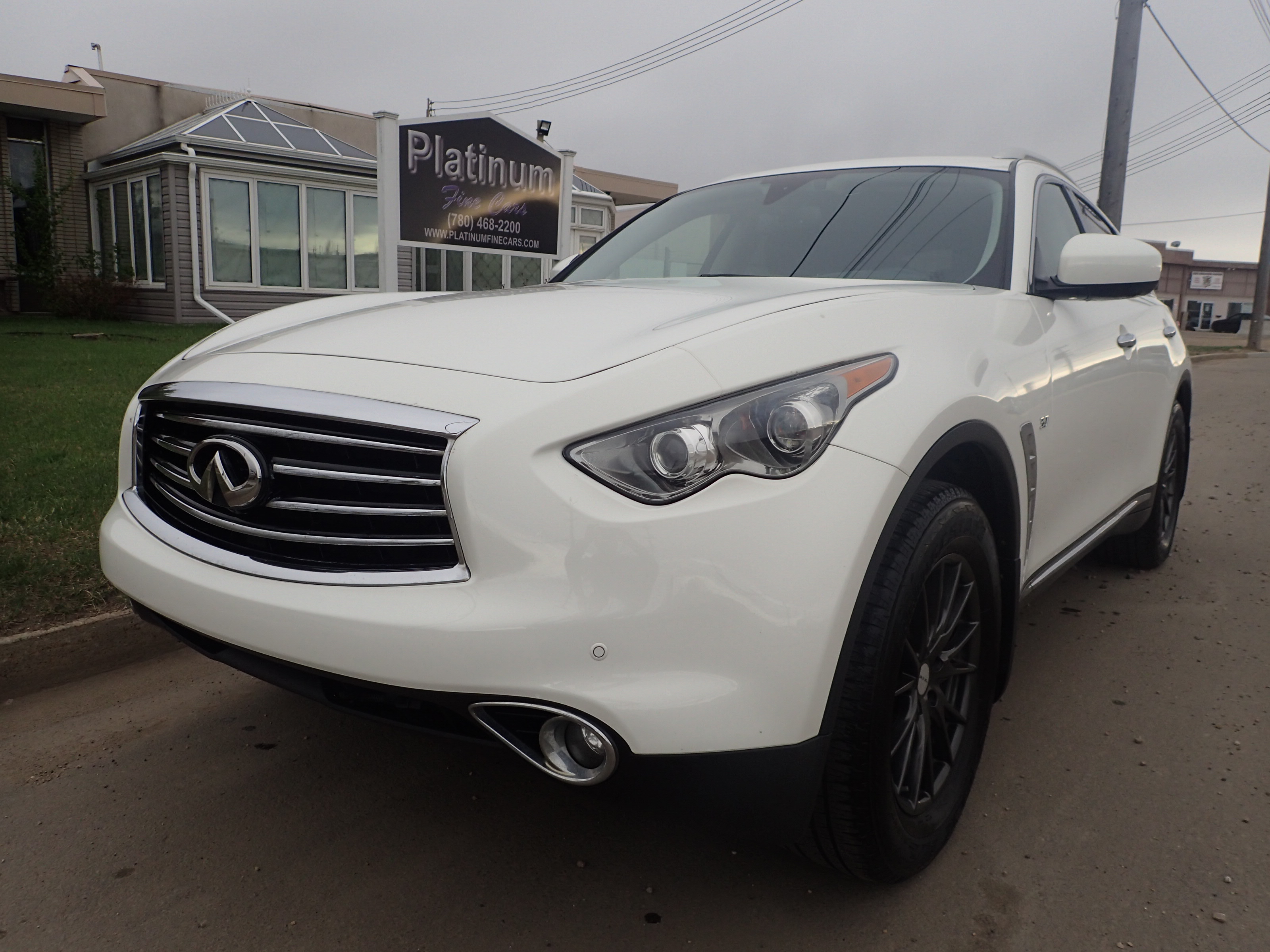 2016 INFINITI QX70 AWD