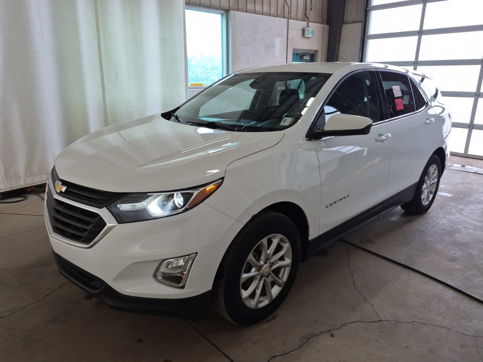 White 2020 Chevrolet Equinox 1.5T LT FWD SUV / Crossover Front-Wheel Drive Automatic