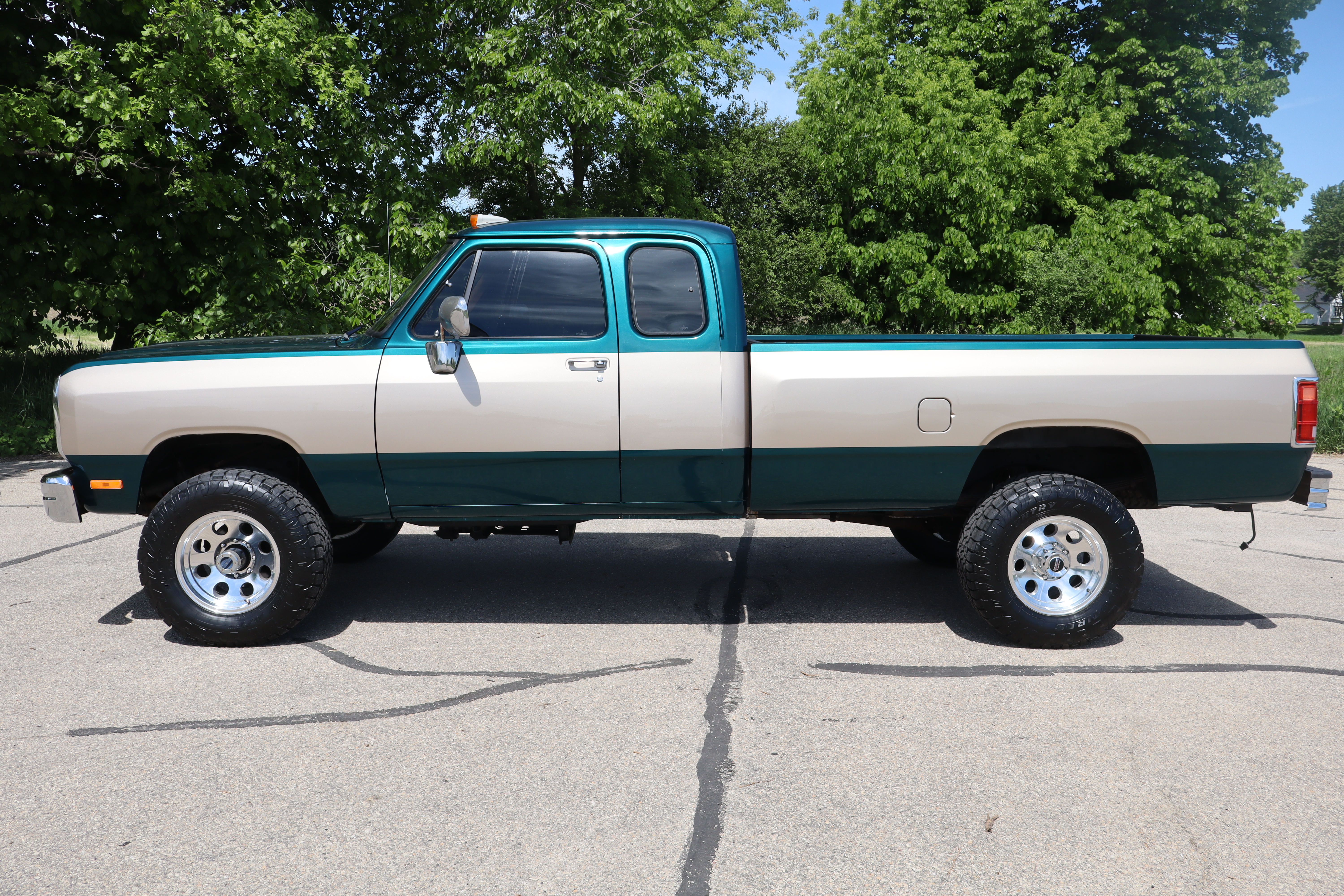Green 1993 Dodge RAM 250 Club Cab LB 4WD Pickup Truck Four-Wheel Drive Automatic