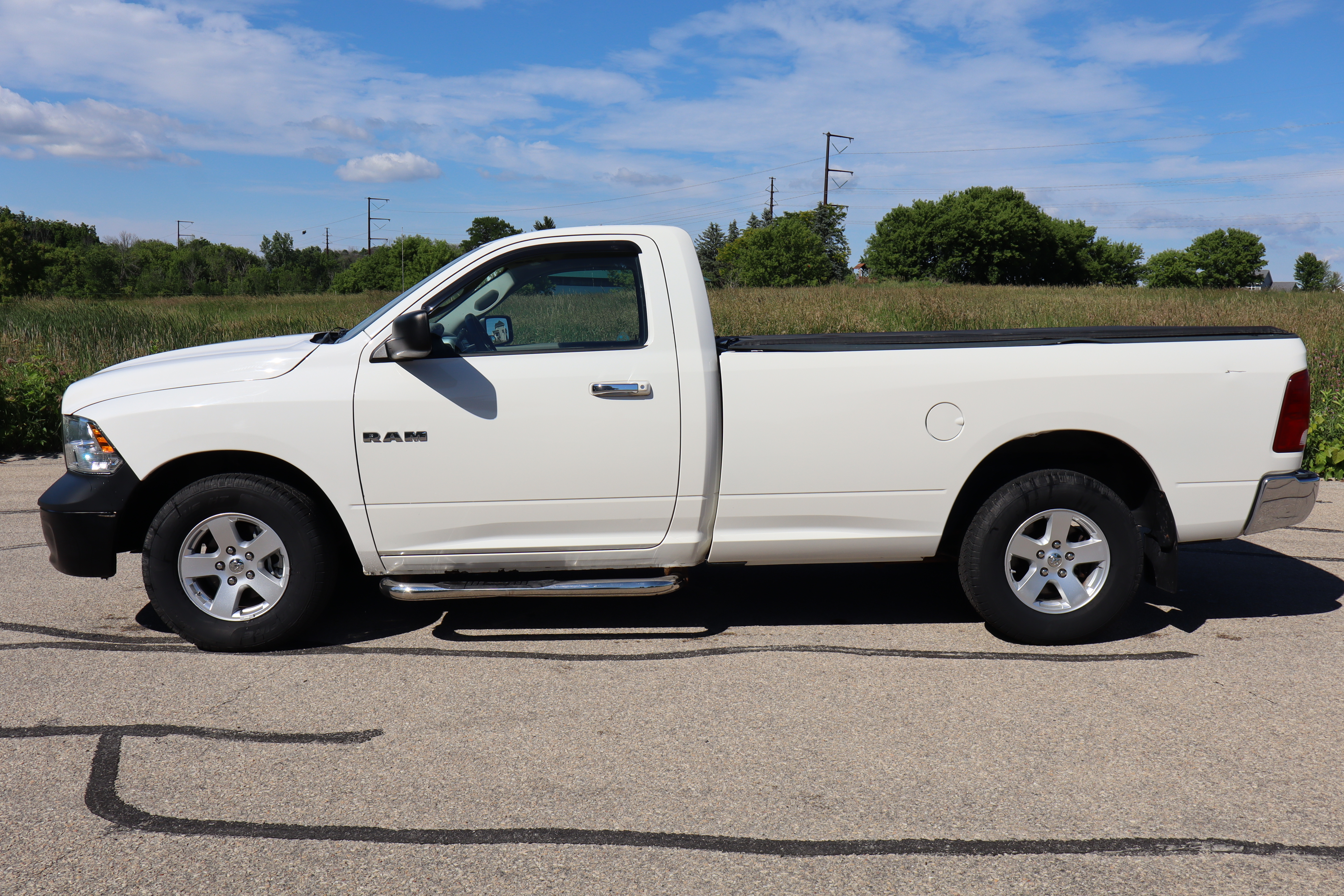 White 2009 Dodge RAM 1500 Pickup Truck 4X2 