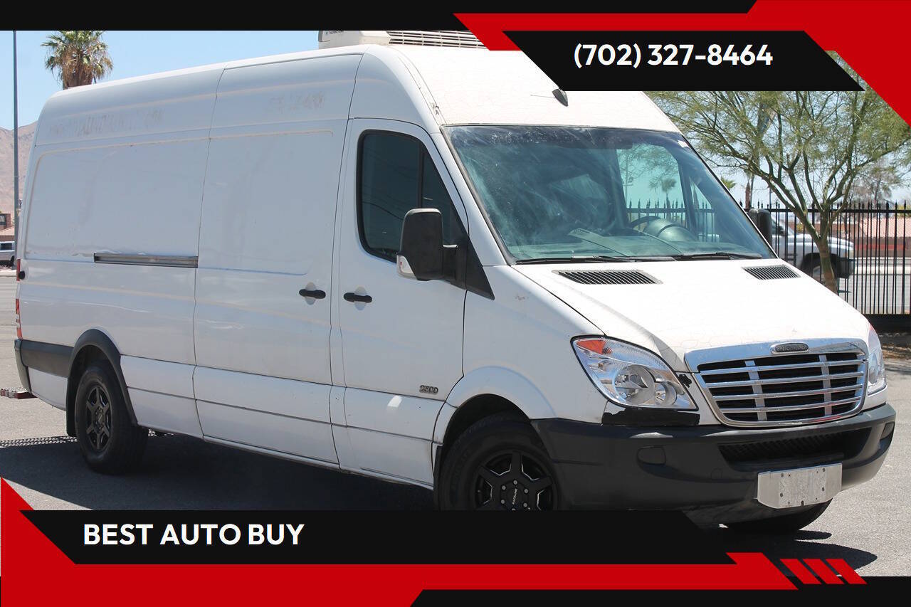 White 2008 Freightliner Sprinter Van Automatic