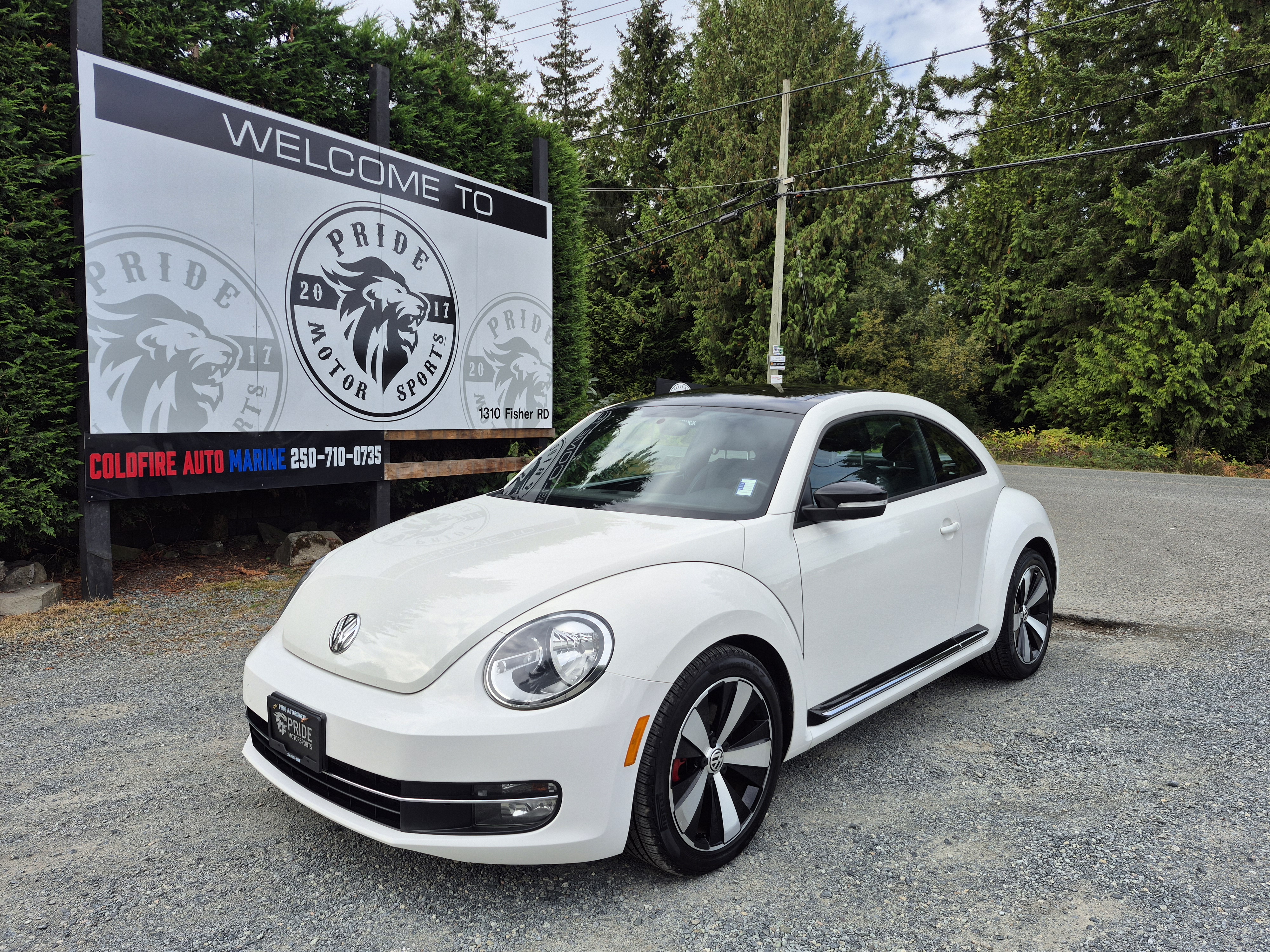 White 2012 Volkswagen Beetle Hatchback Front-Wheel Drive 6-Speed Dual Clutch