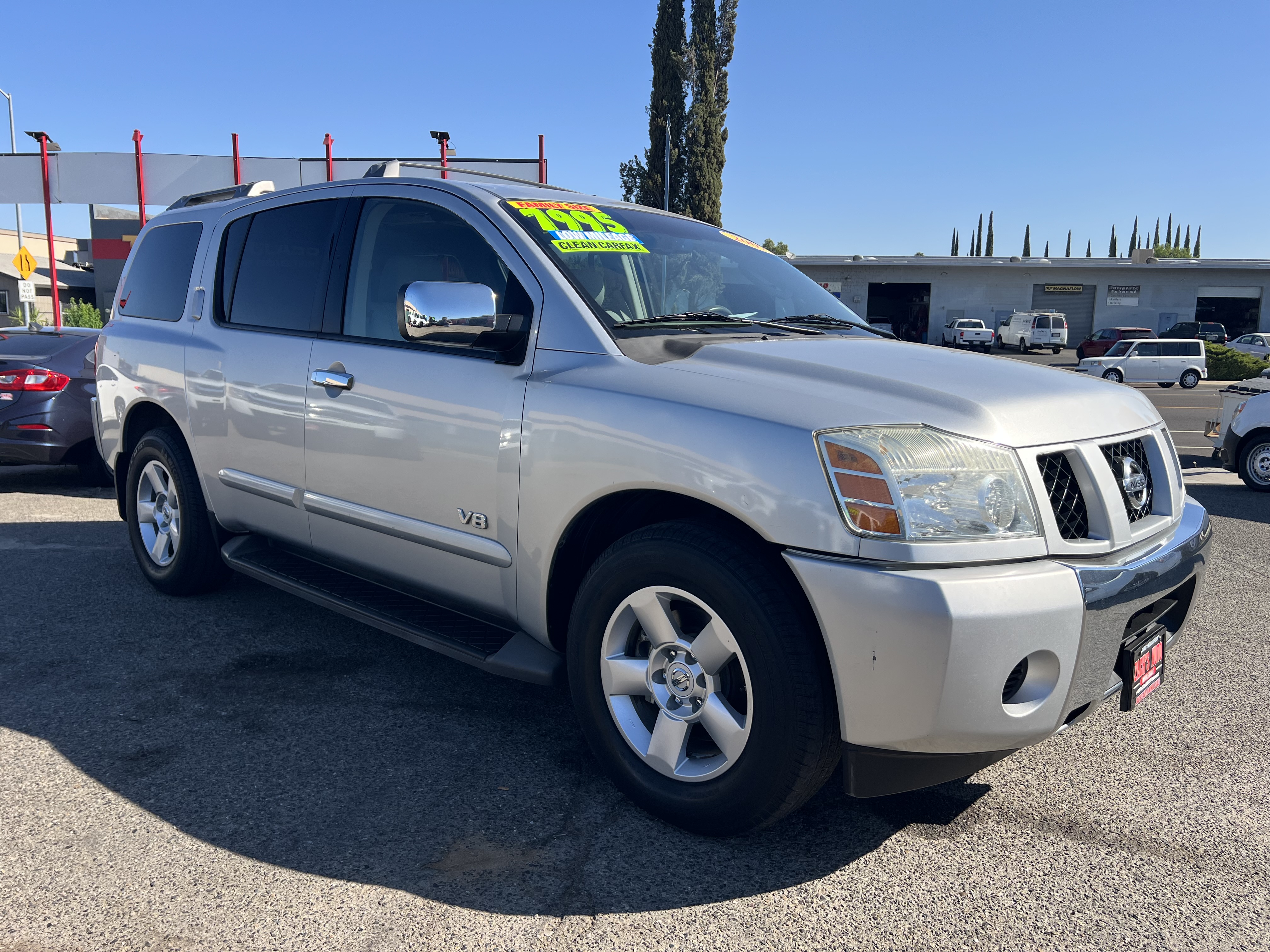 View vehicle photo 4