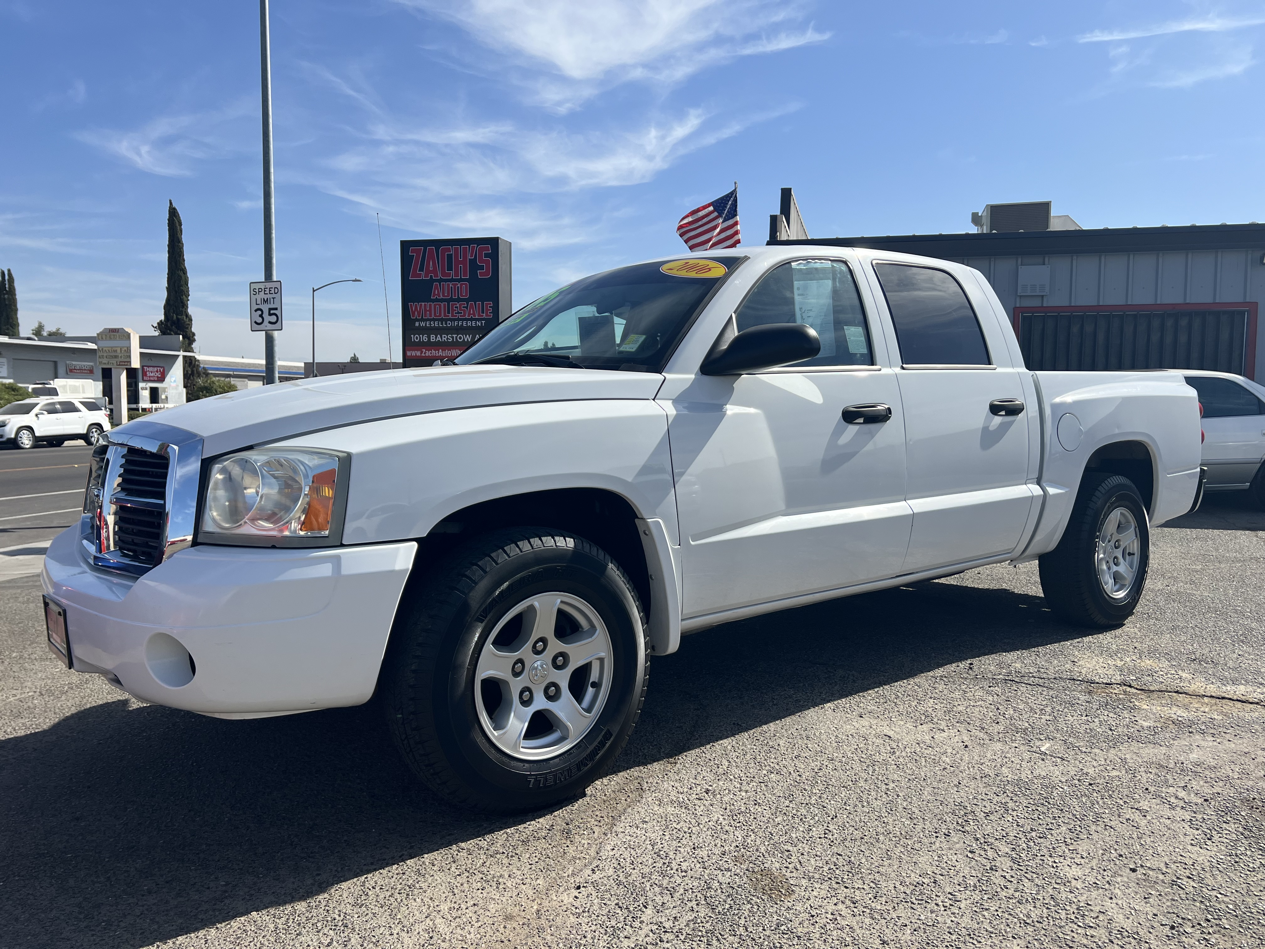 White 2006 Dodge Dakota Pickup Truck Rear-Wheel Drive