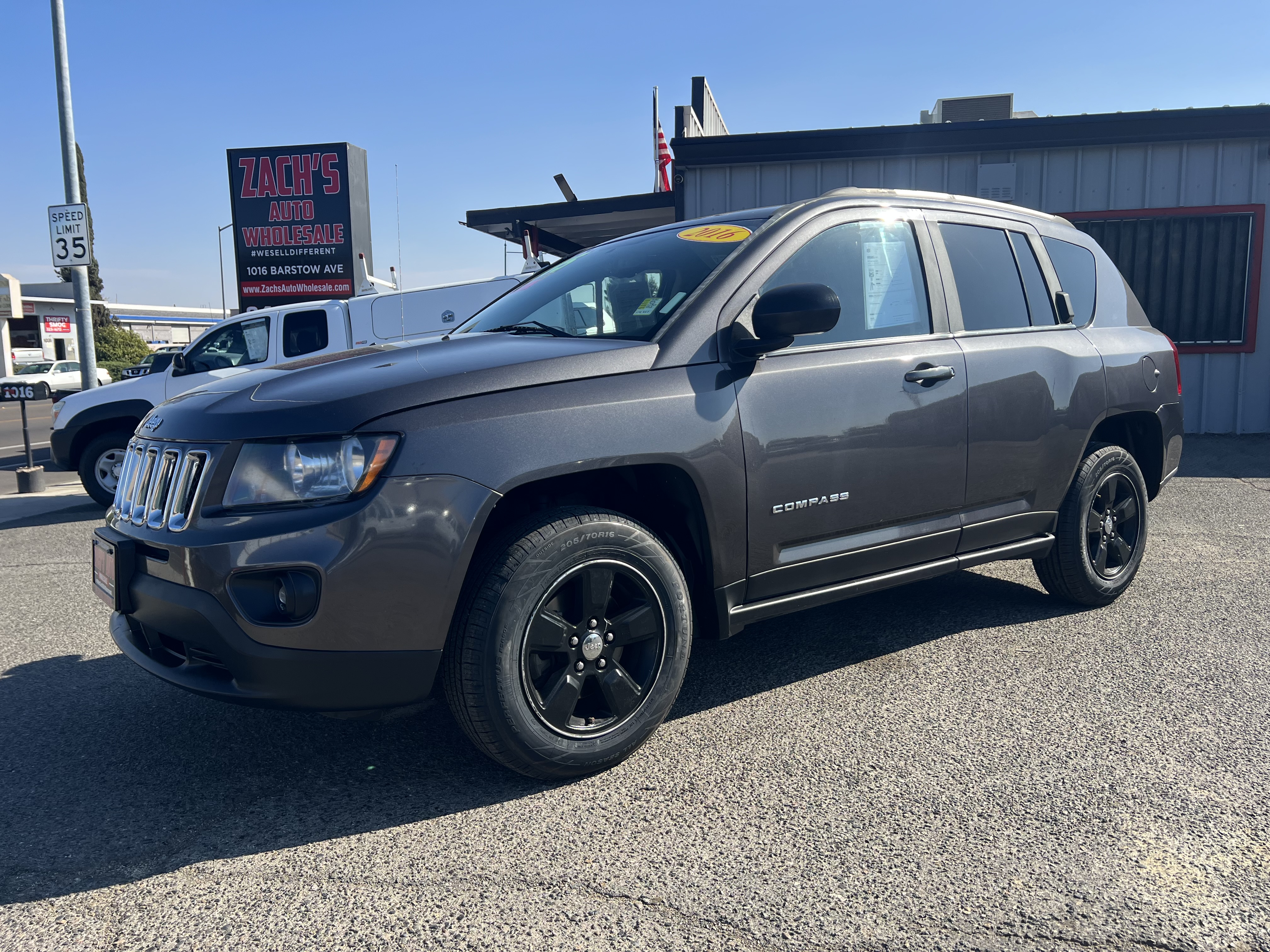 Gray 2016 Jeep Compass SUV / Crossover Front-Wheel Drive 6-Speed Automatic