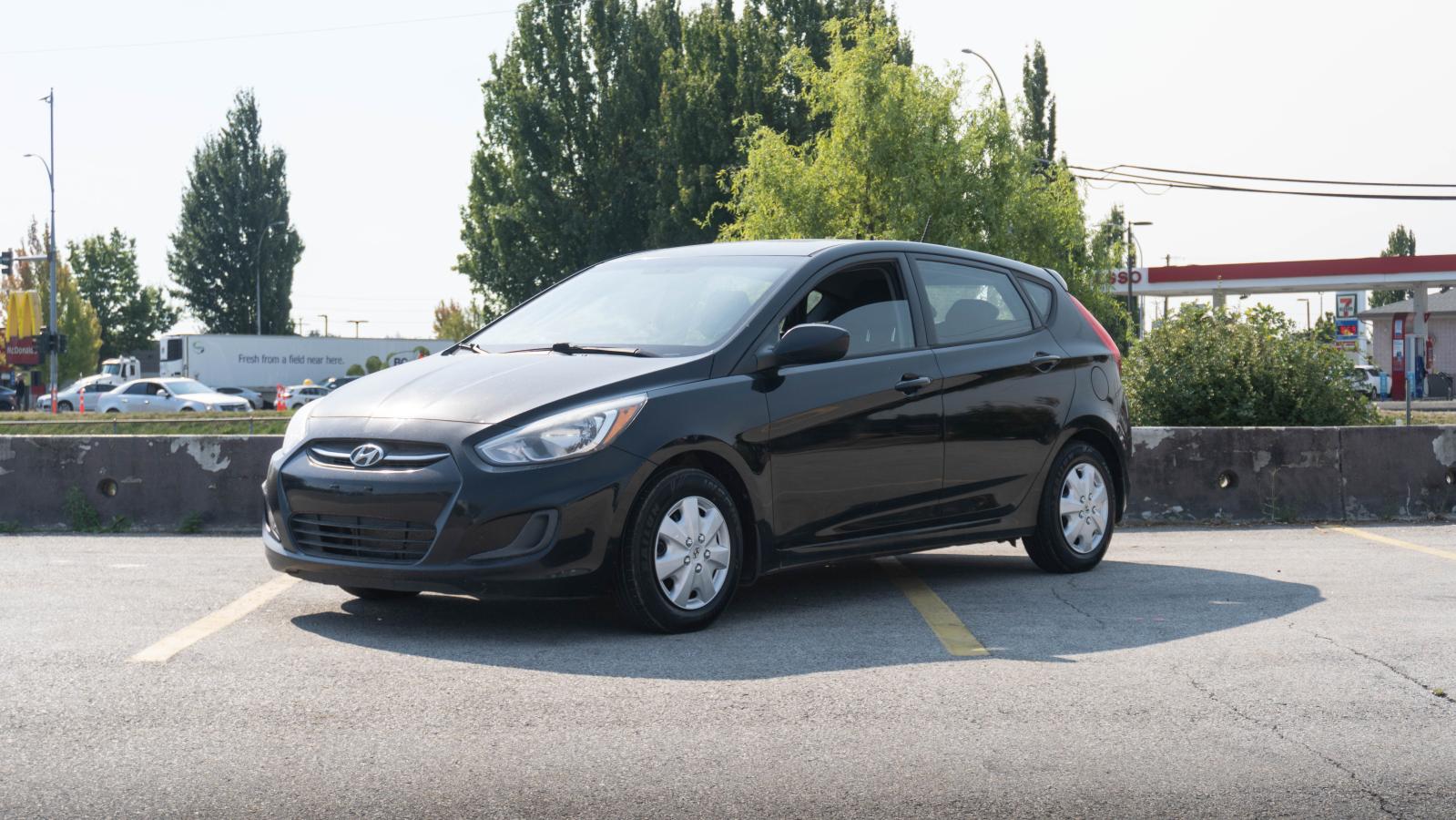 2016 Hyundai Accent SE 4-Door Hatchback FWD
