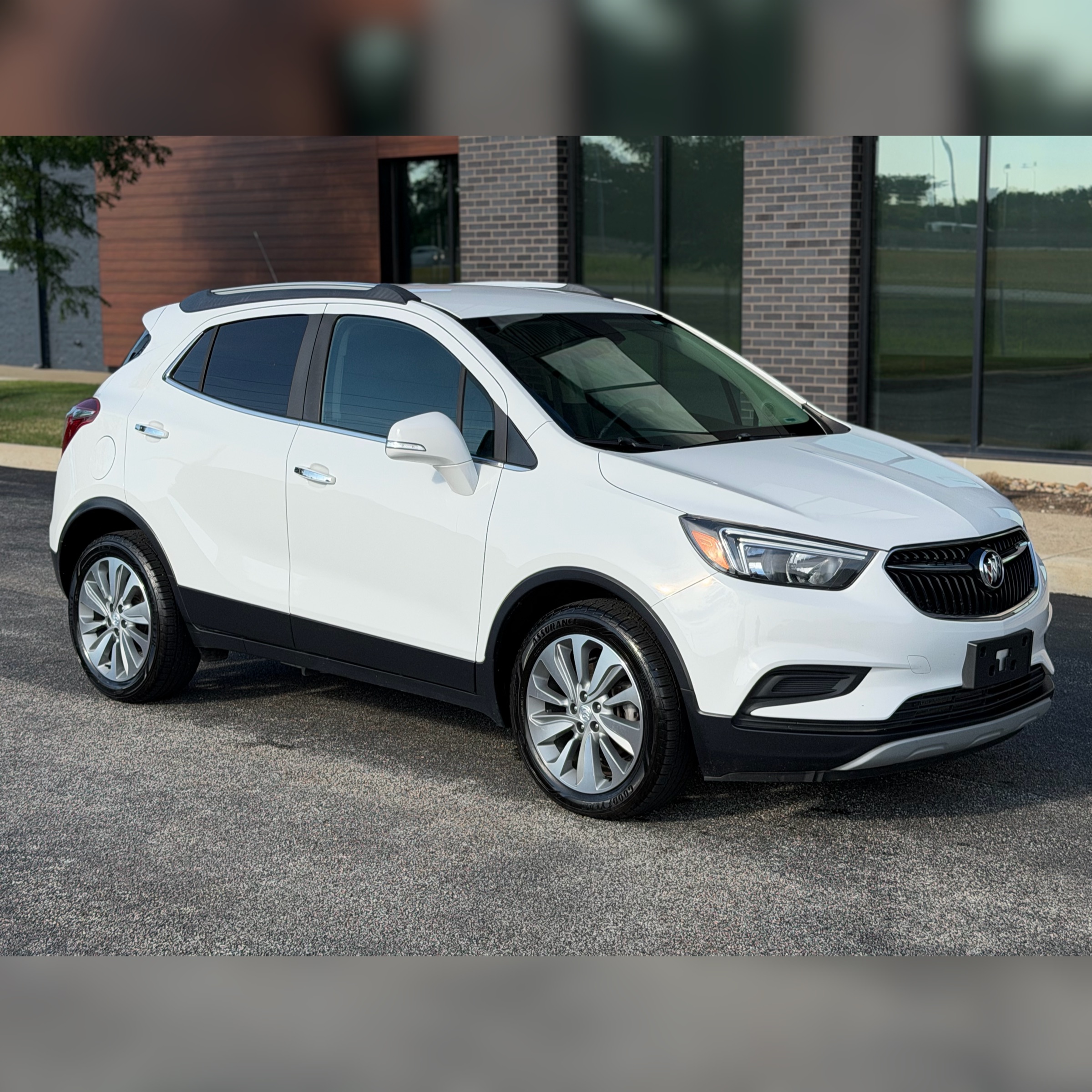 White 2018 Buick Encore SUV / Crossover Front-Wheel Drive Automatic