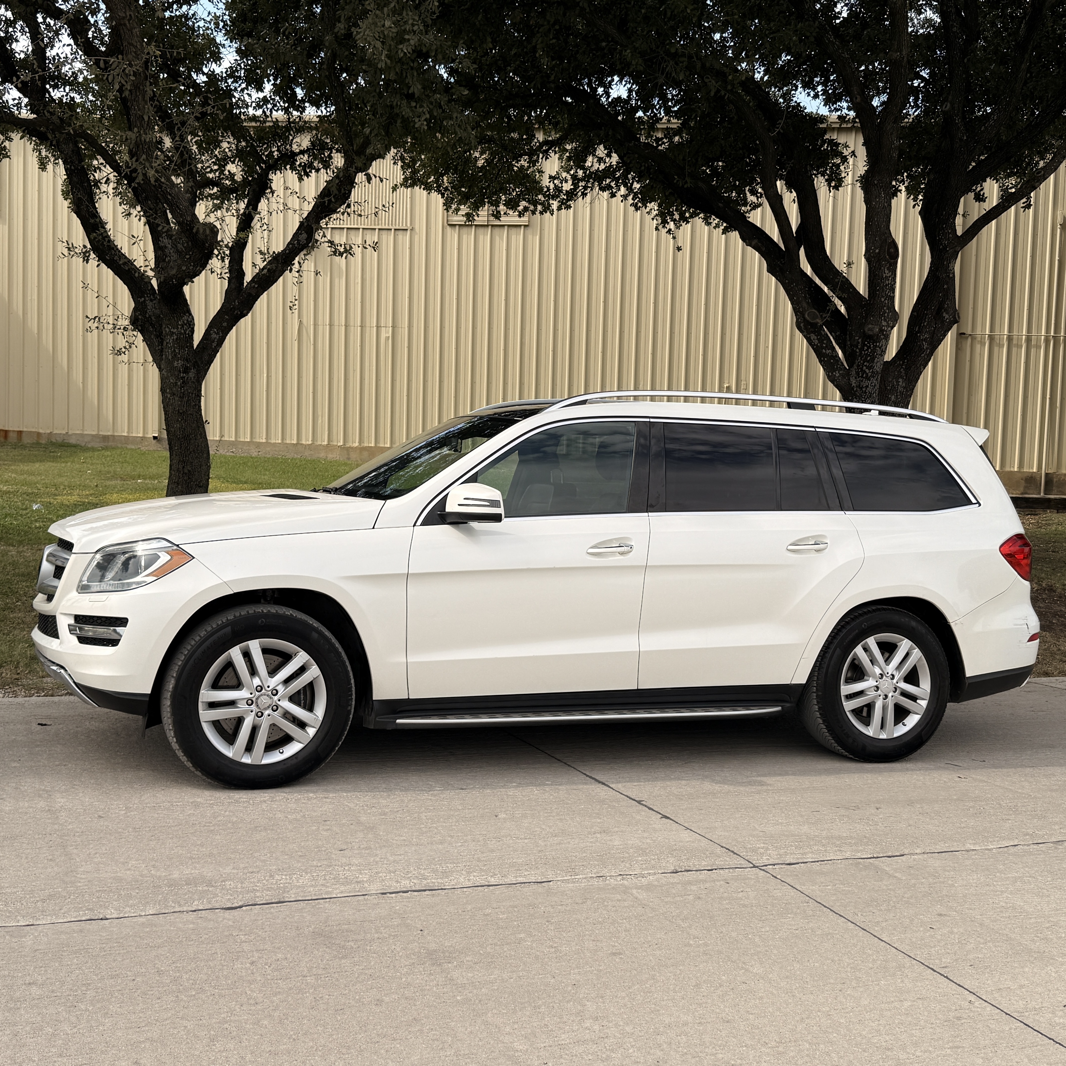 White 2013 Mercedes-Benz GL-Class SUV / Crossover All-Wheel Drive