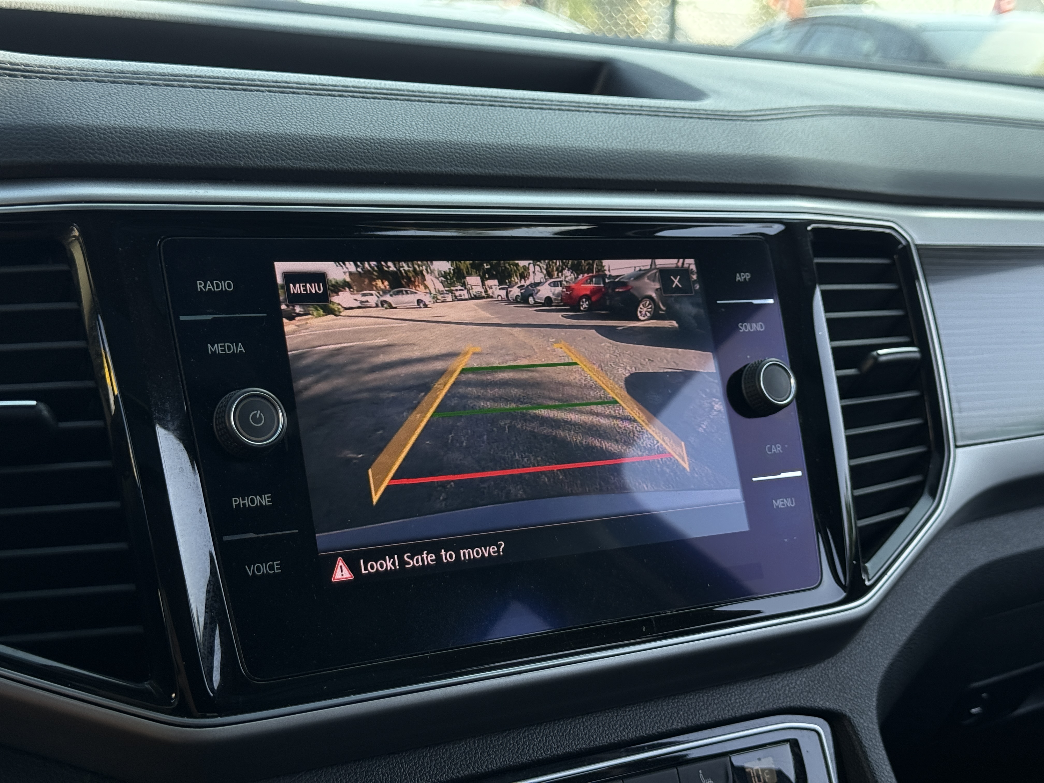 2018 Volkswagen Atlas - $16,900