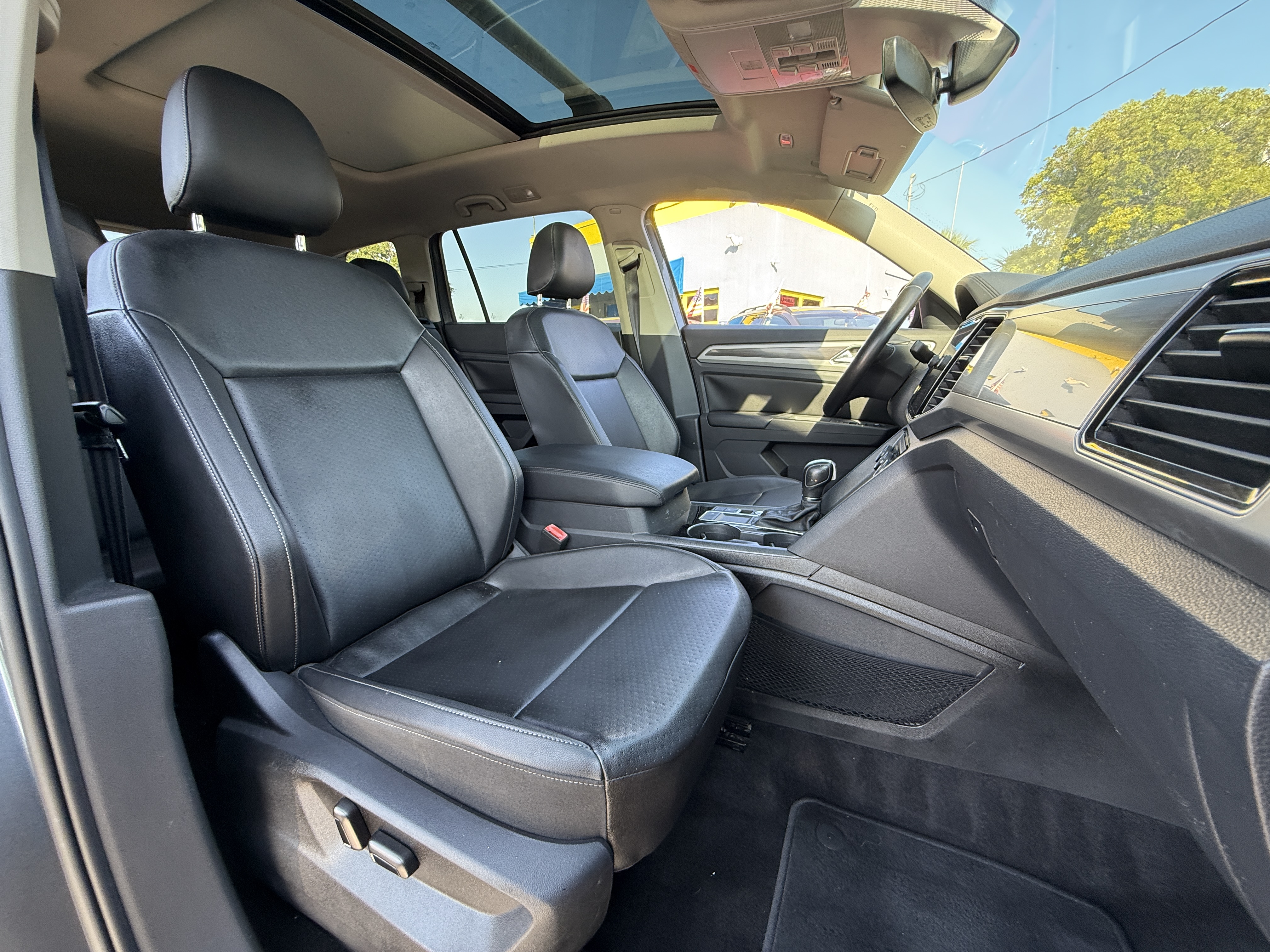 2018 Volkswagen Atlas - $16,900