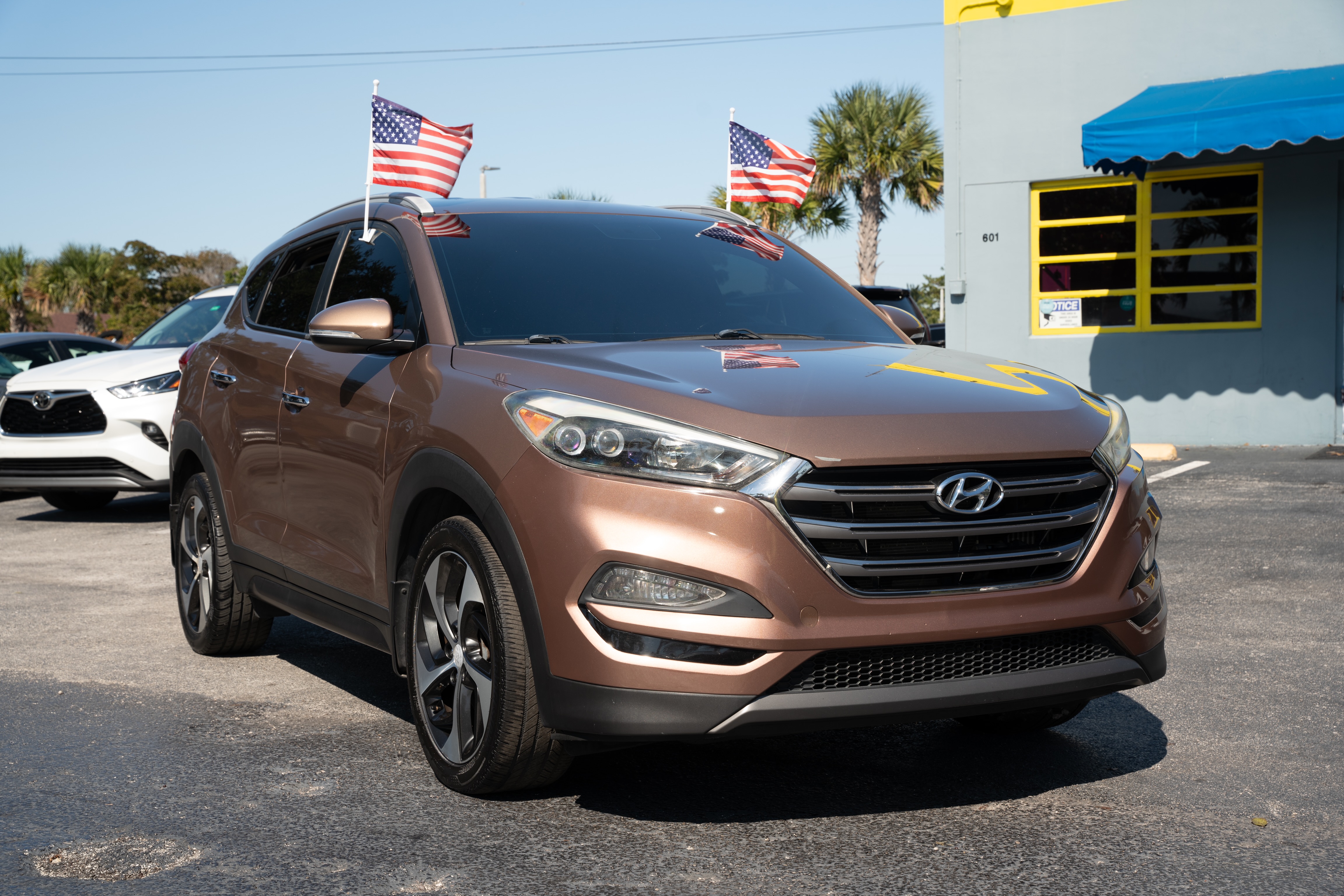 2016 Hyundai Tucson - $11,900