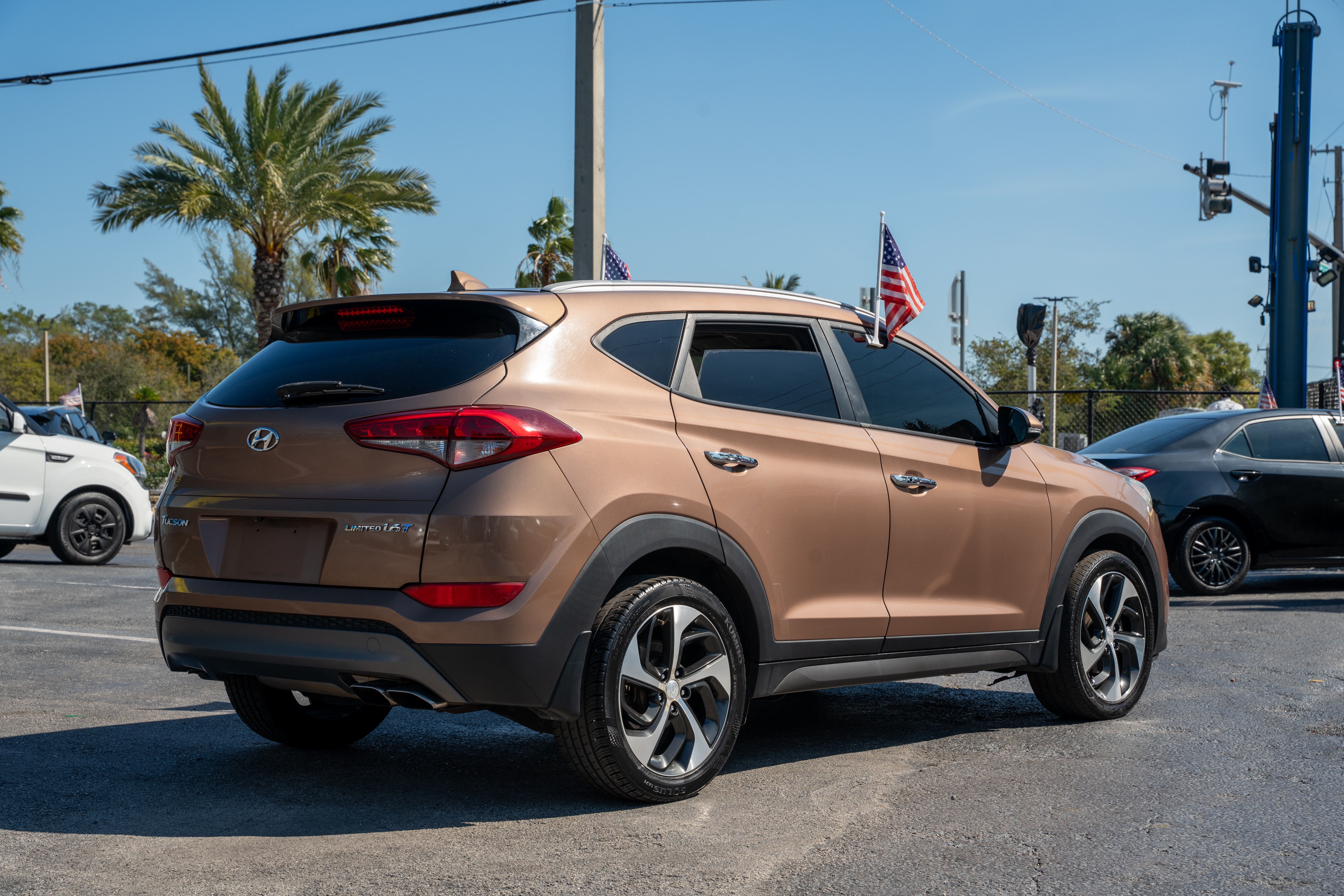 2016 Hyundai Tucson - $11,900