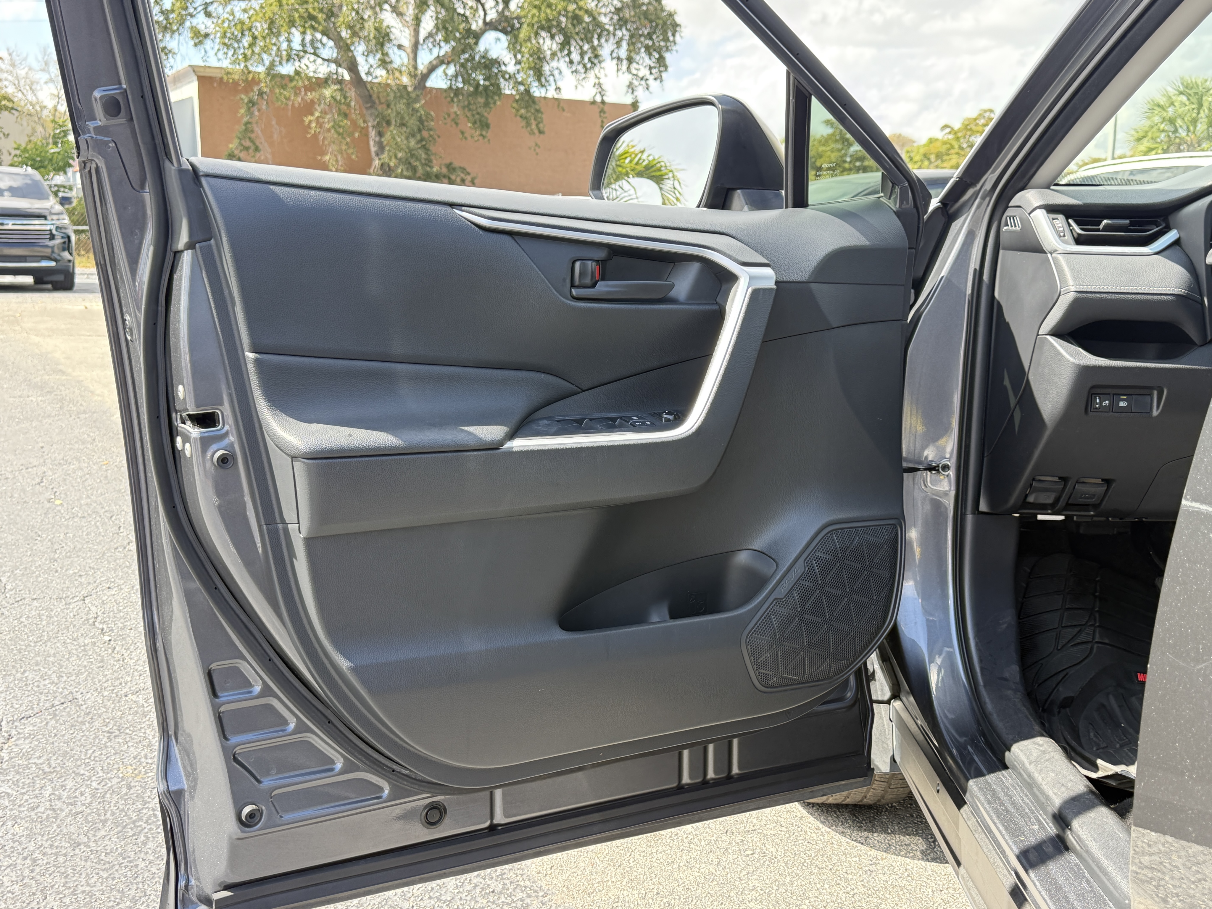 2019 Toyota RAV4 - $15,900