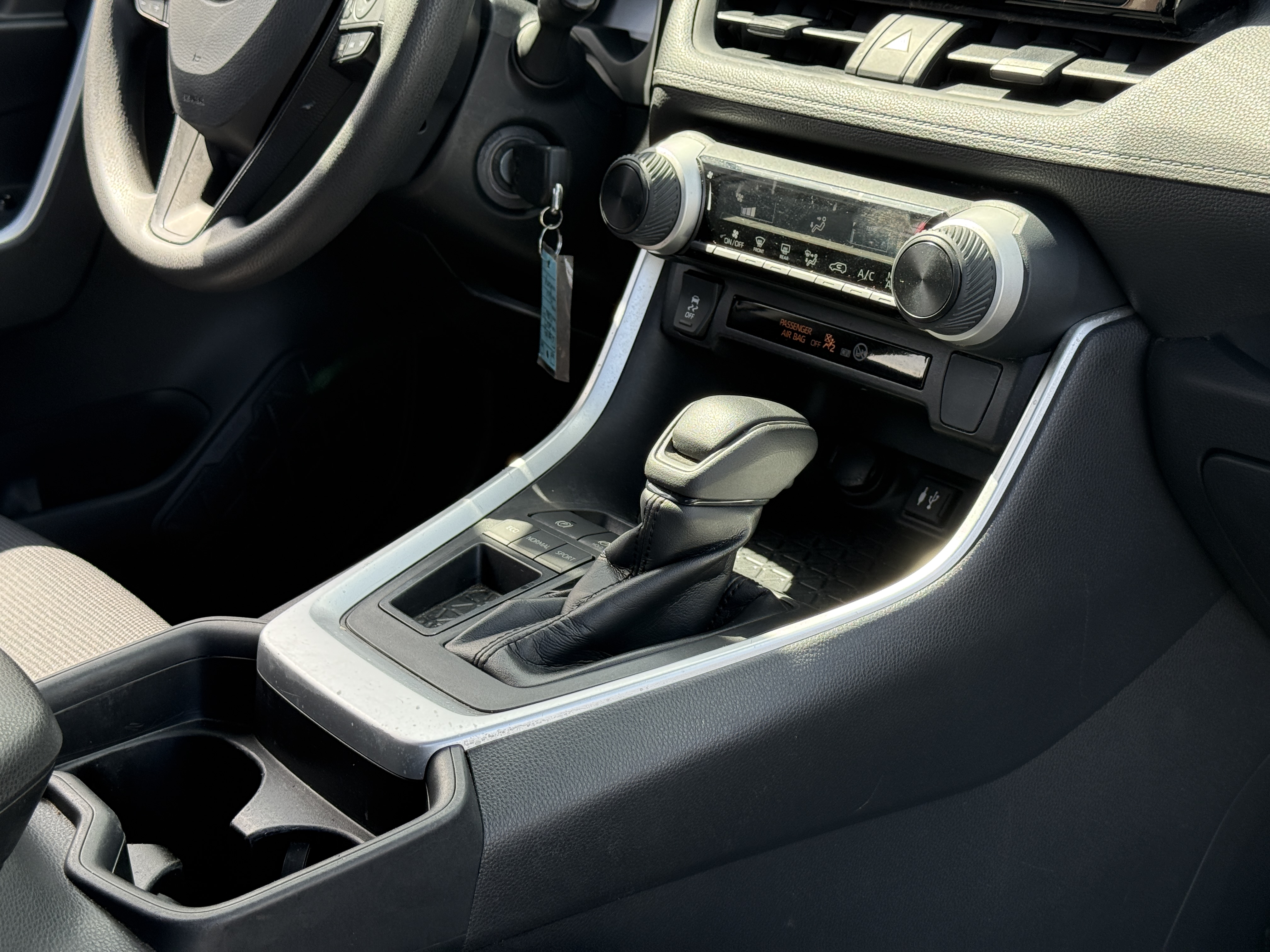 2019 Toyota RAV4 - $15,900