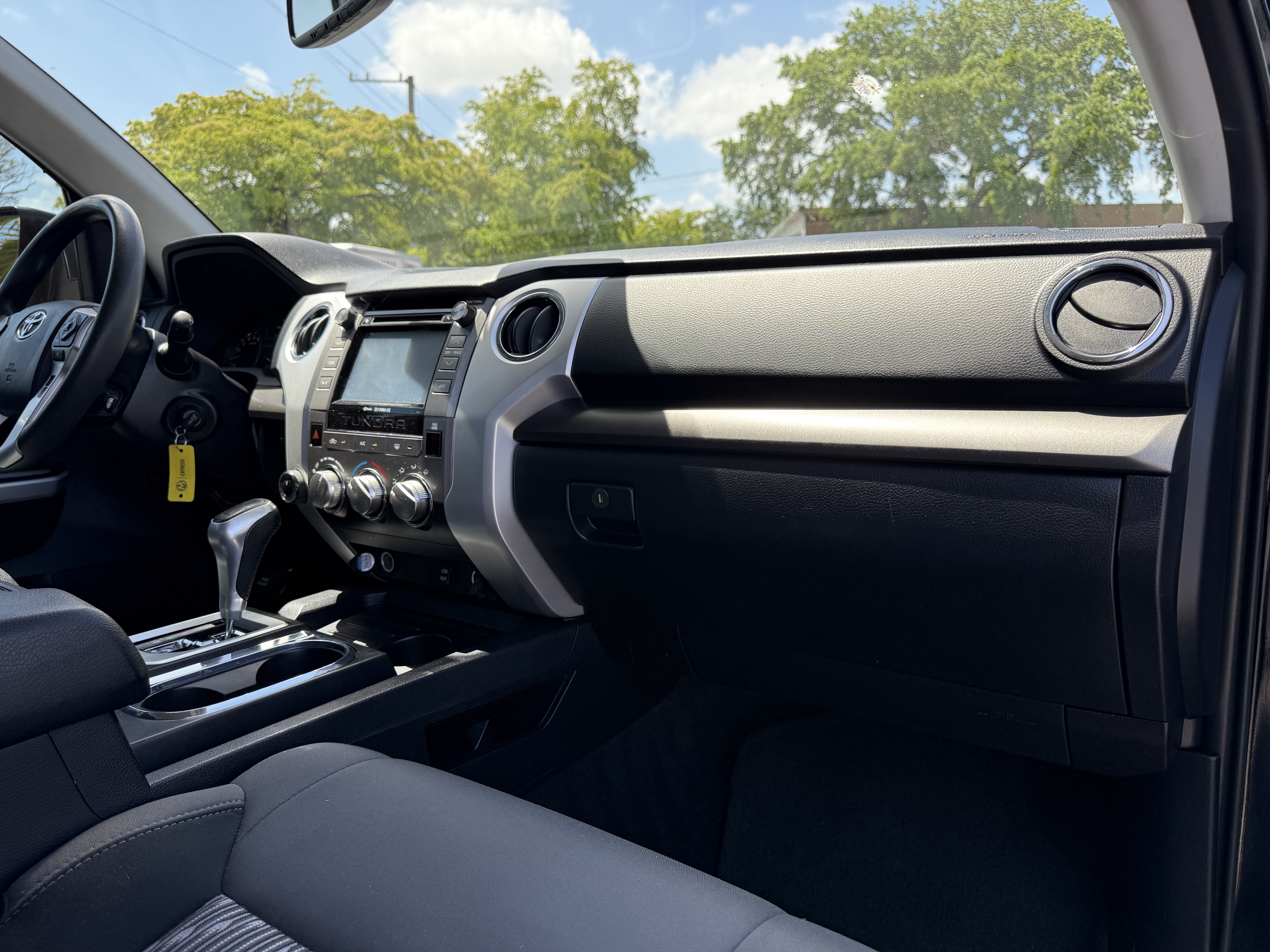 2019 Toyota Tundra - $33,900