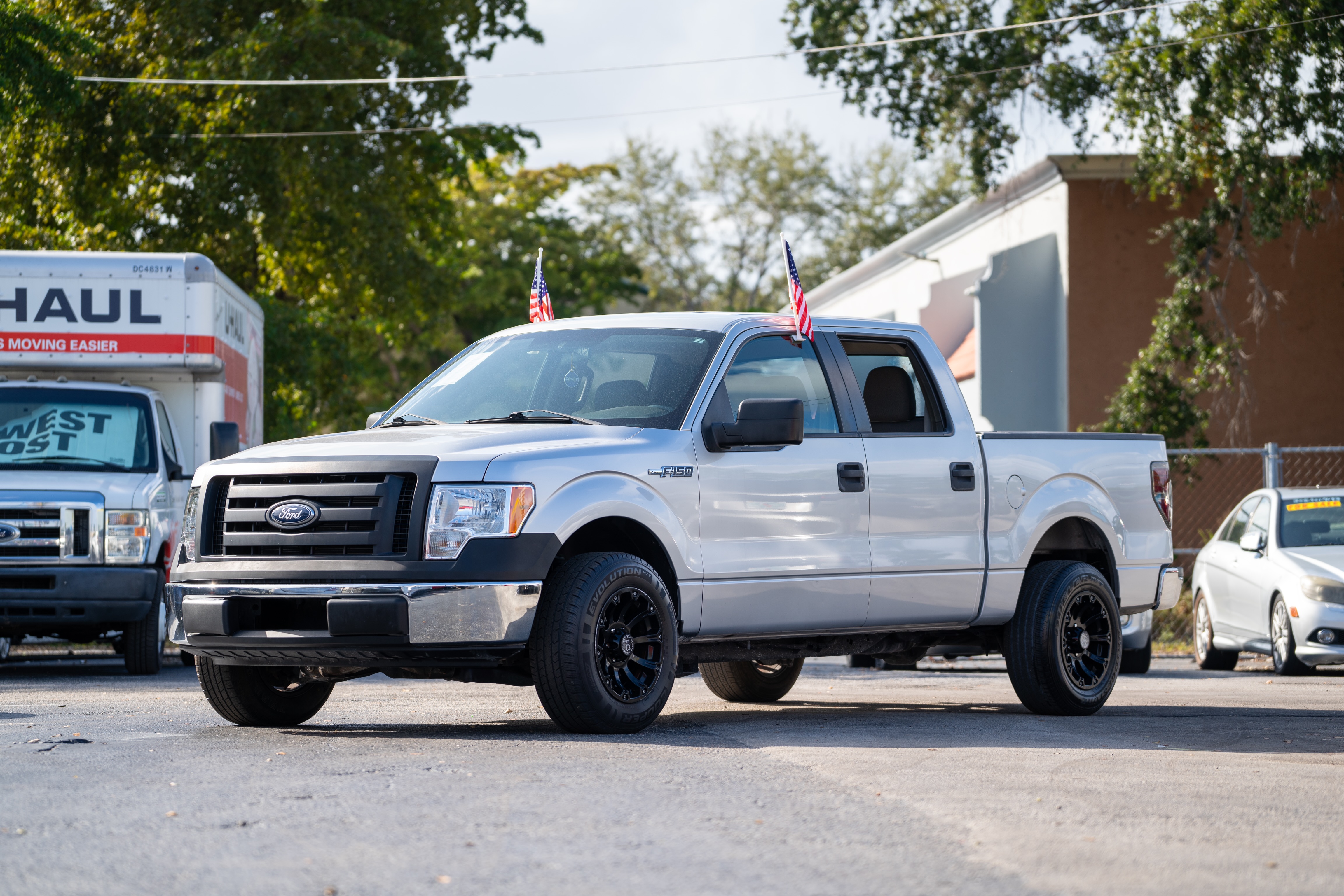 2010 Ford F-150 - $11,900