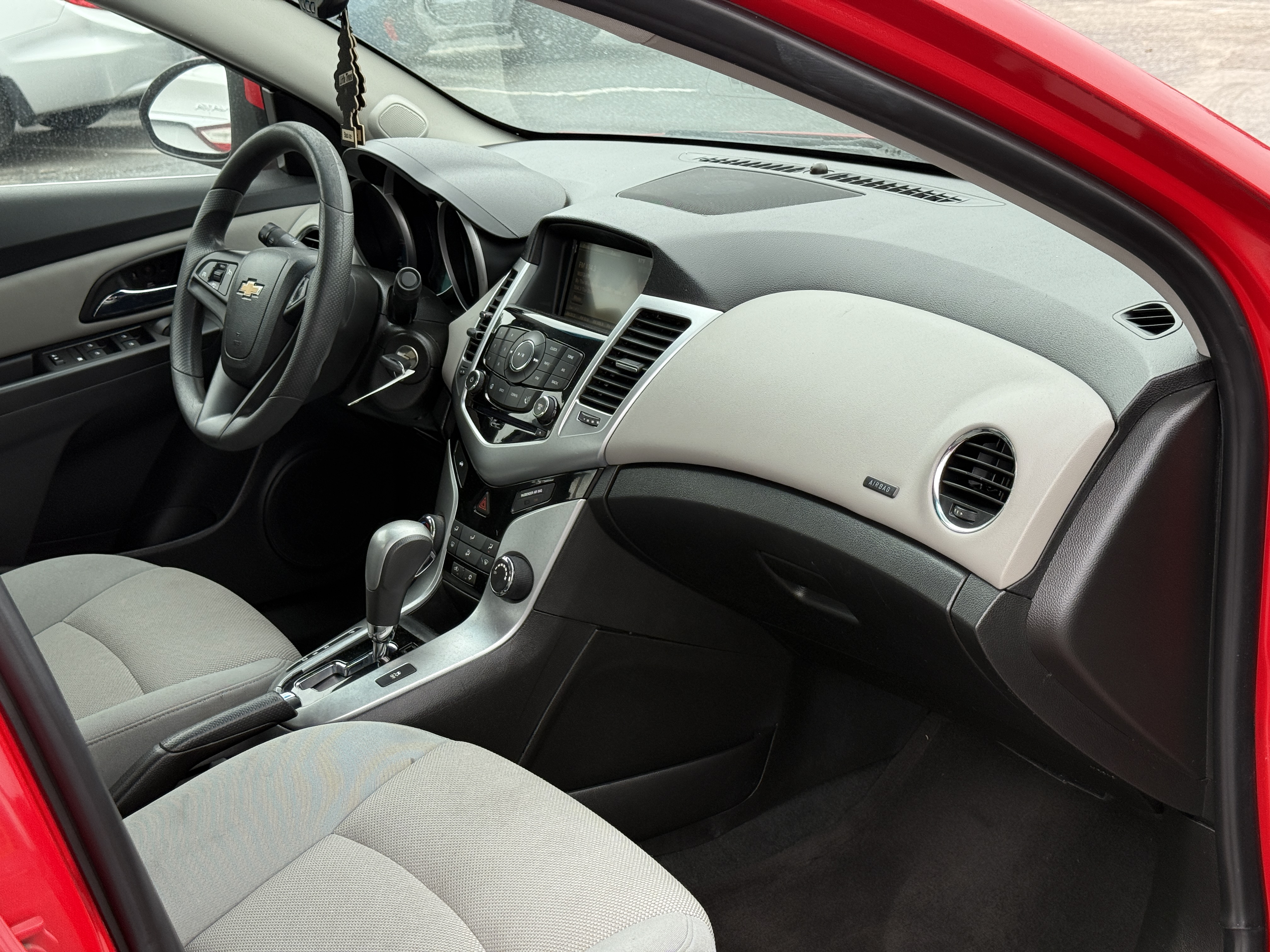 2016 Chevrolet Cruze - $9,900