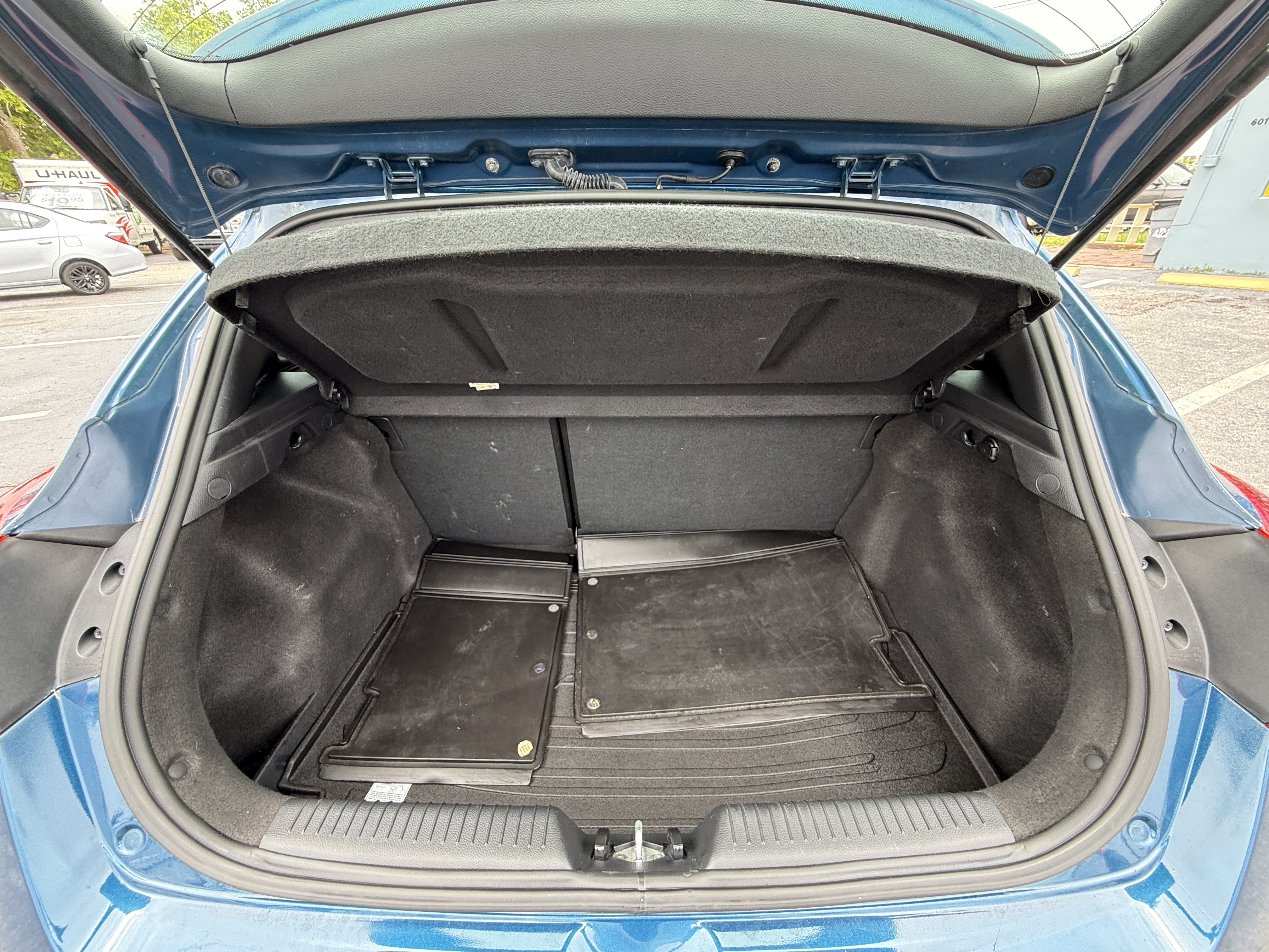 2016 Hyundai Elantra - $8,900