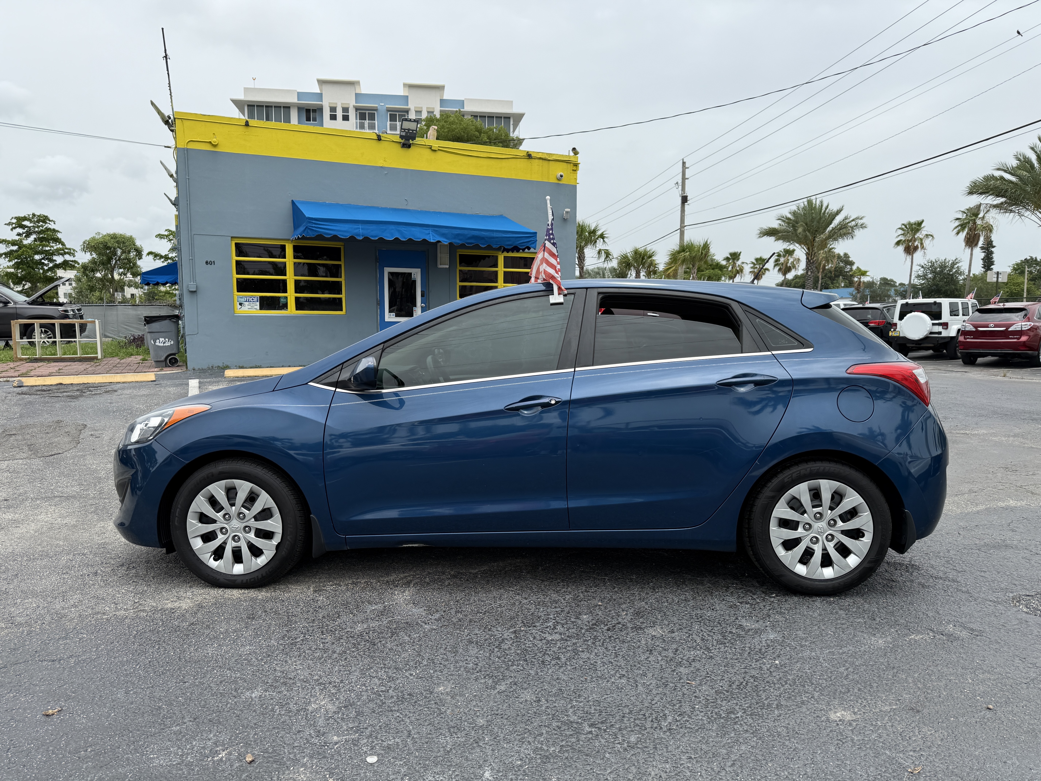 2016 Hyundai Elantra - $8,900