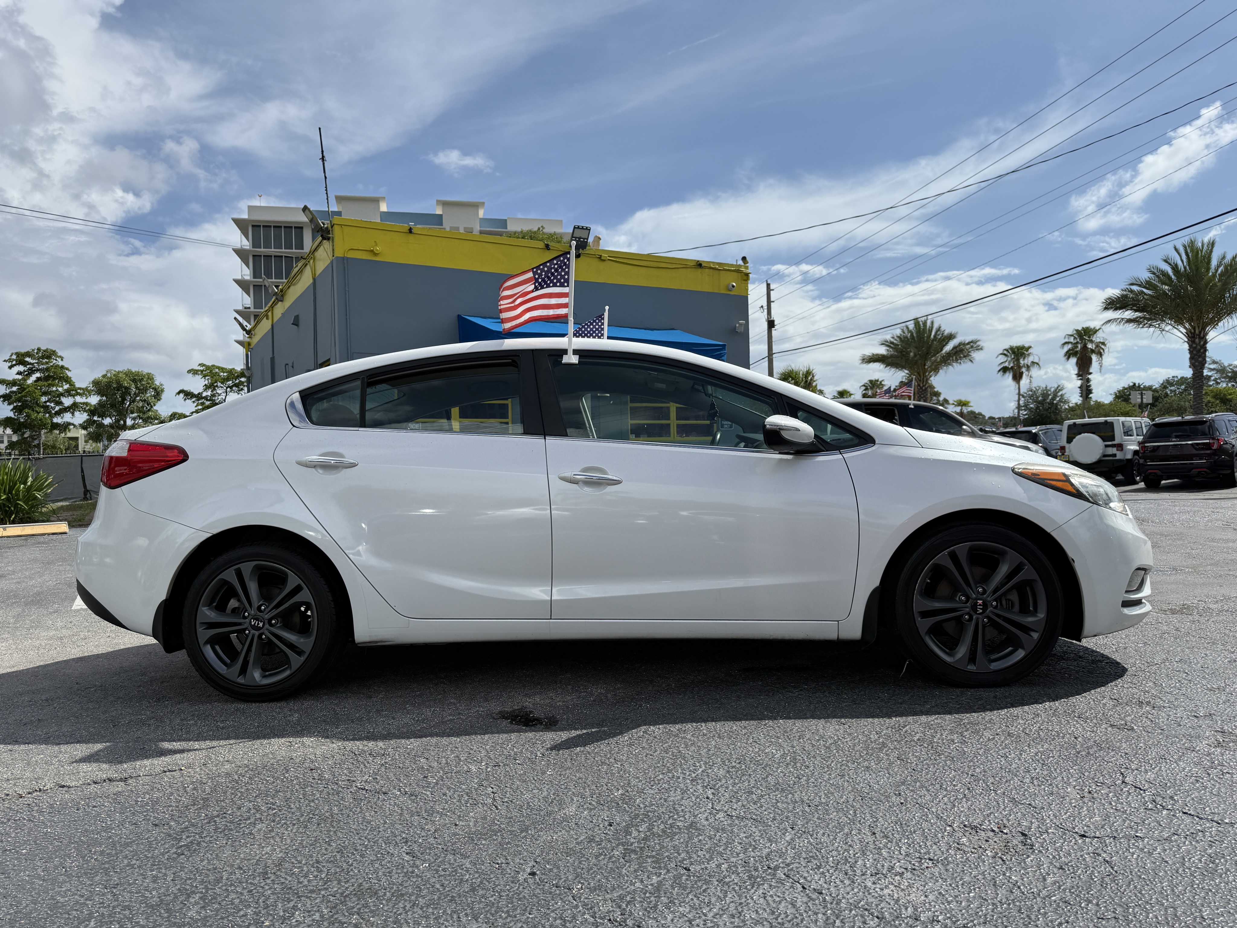 2016 Kia Forte - $10,900