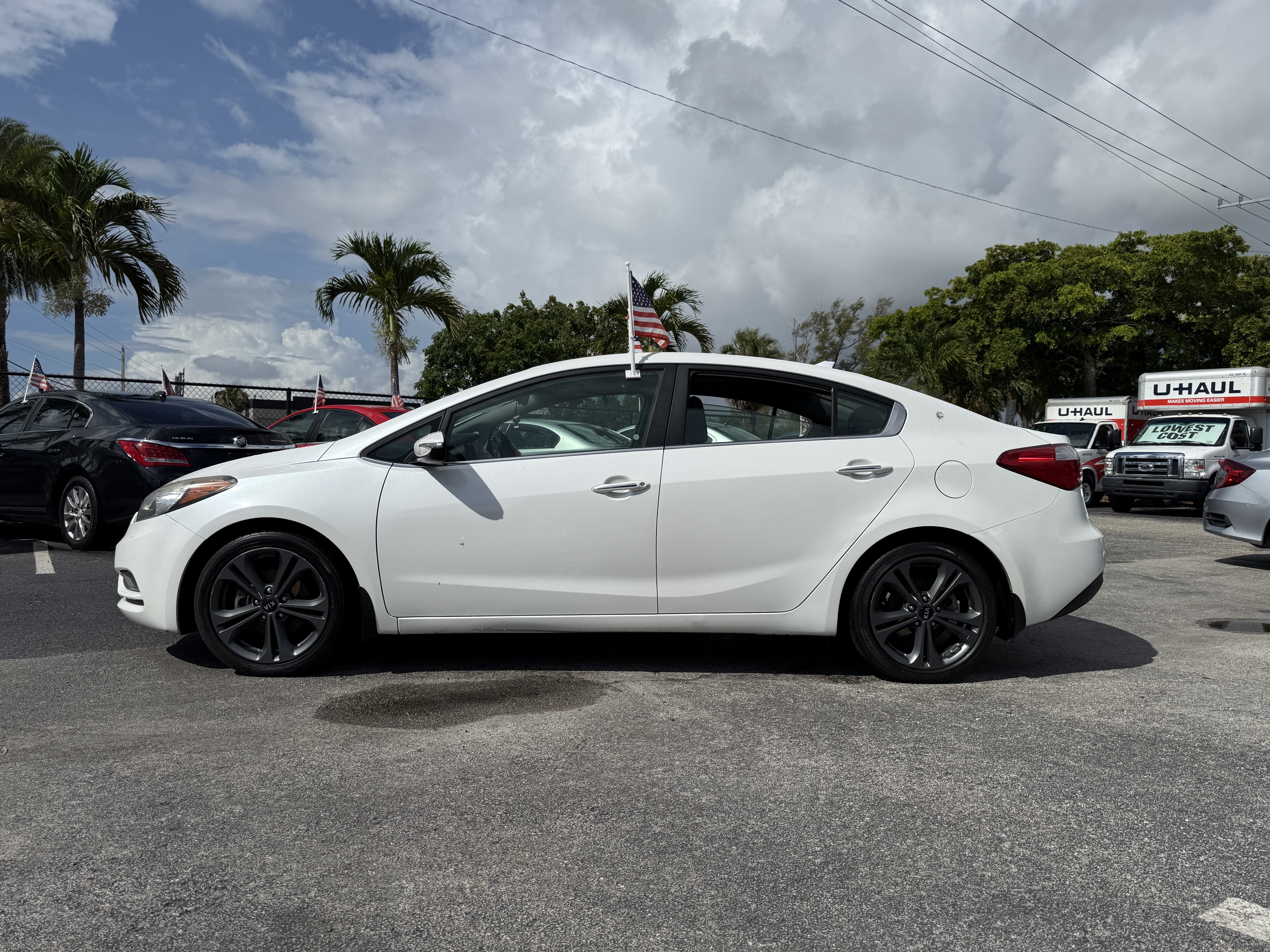 2016 Kia Forte - $10,900