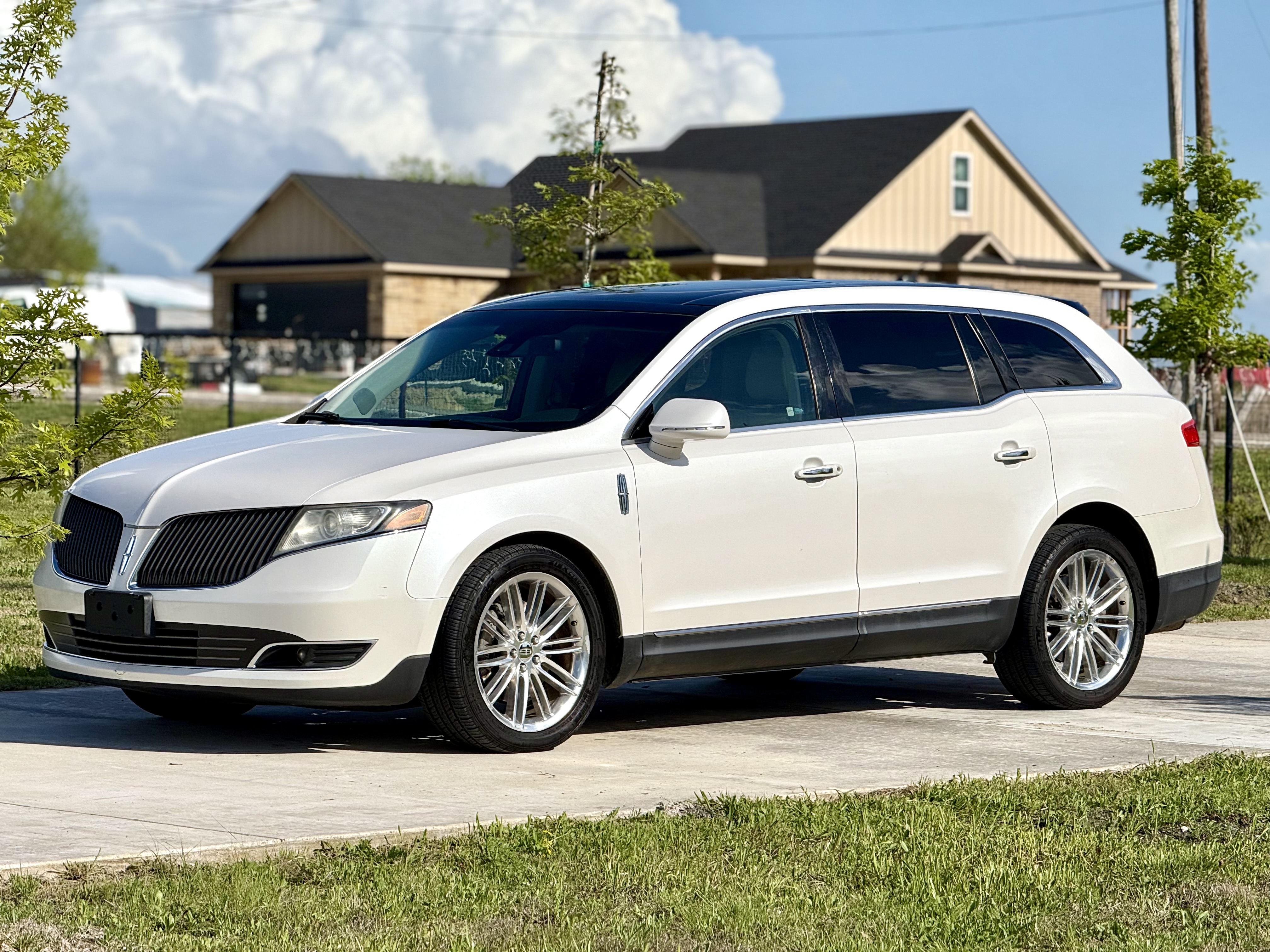 White 2013 Lincoln MKT EcoBoost AWD SUV / Crossover All-Wheel Drive Automatic