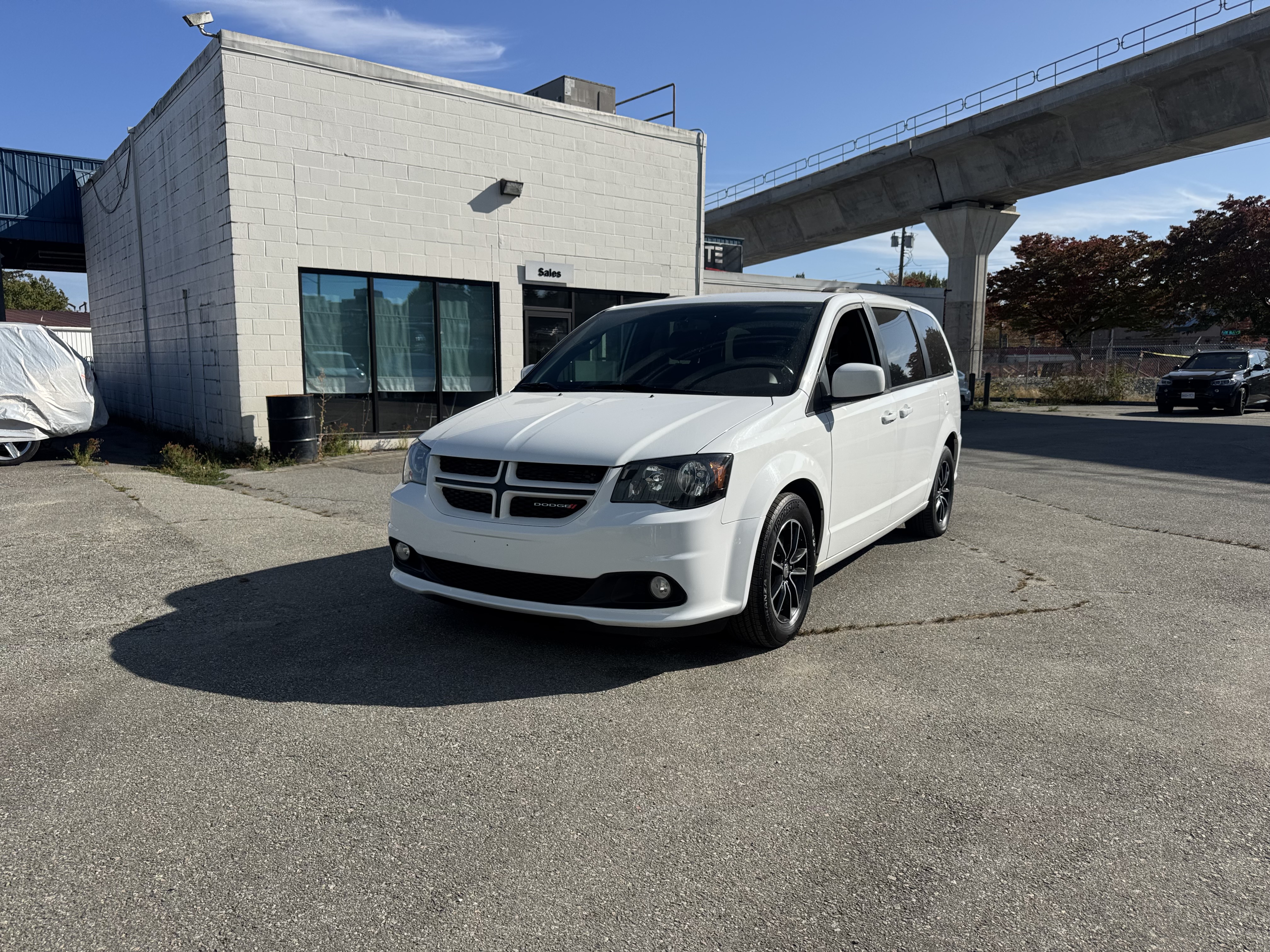 White 2018 Dodge Grand Caravan Minivan Front-Wheel Drive Automatic