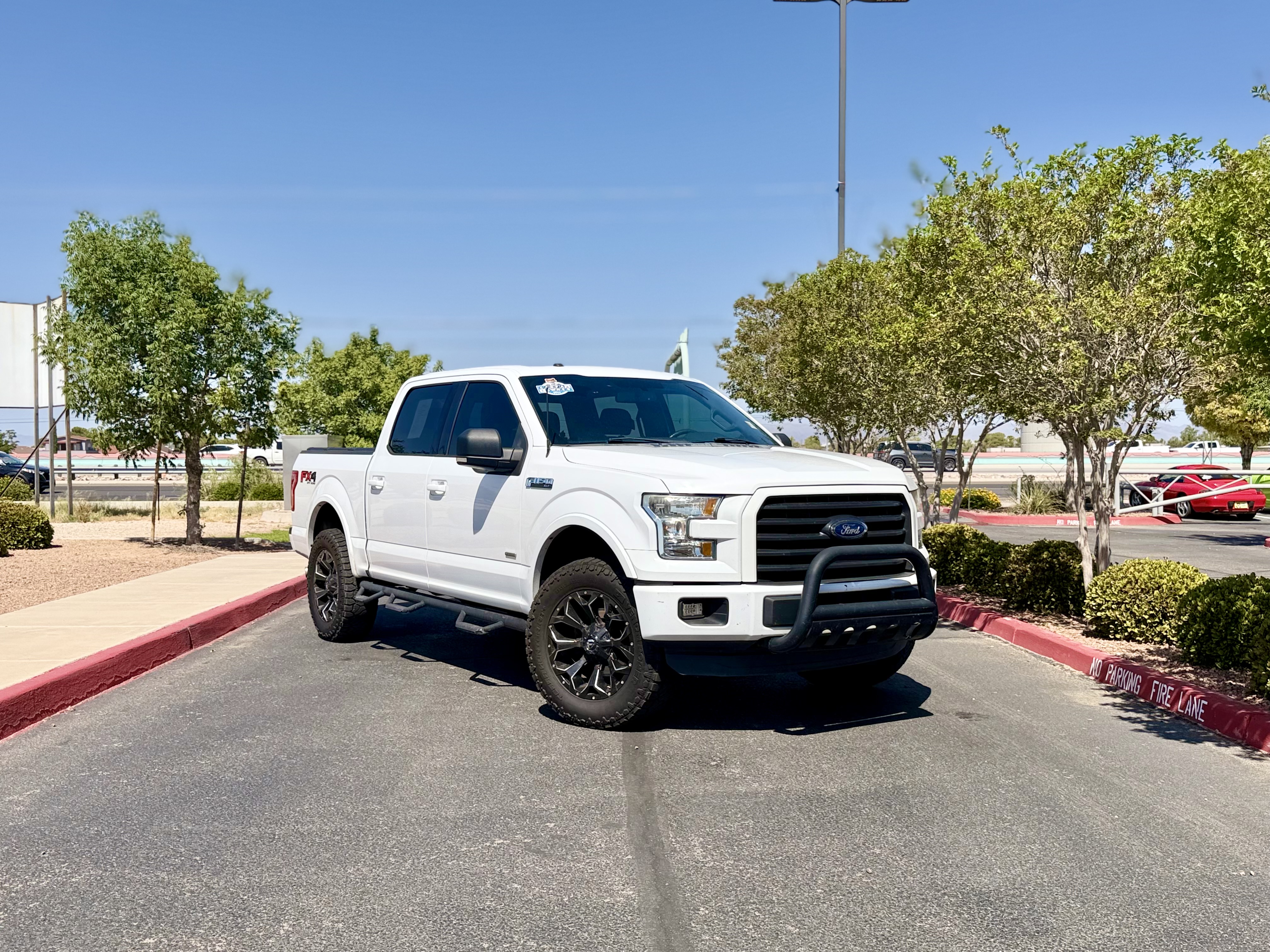 2016 Ford F-150 4WD SuperCrew 145 XLT