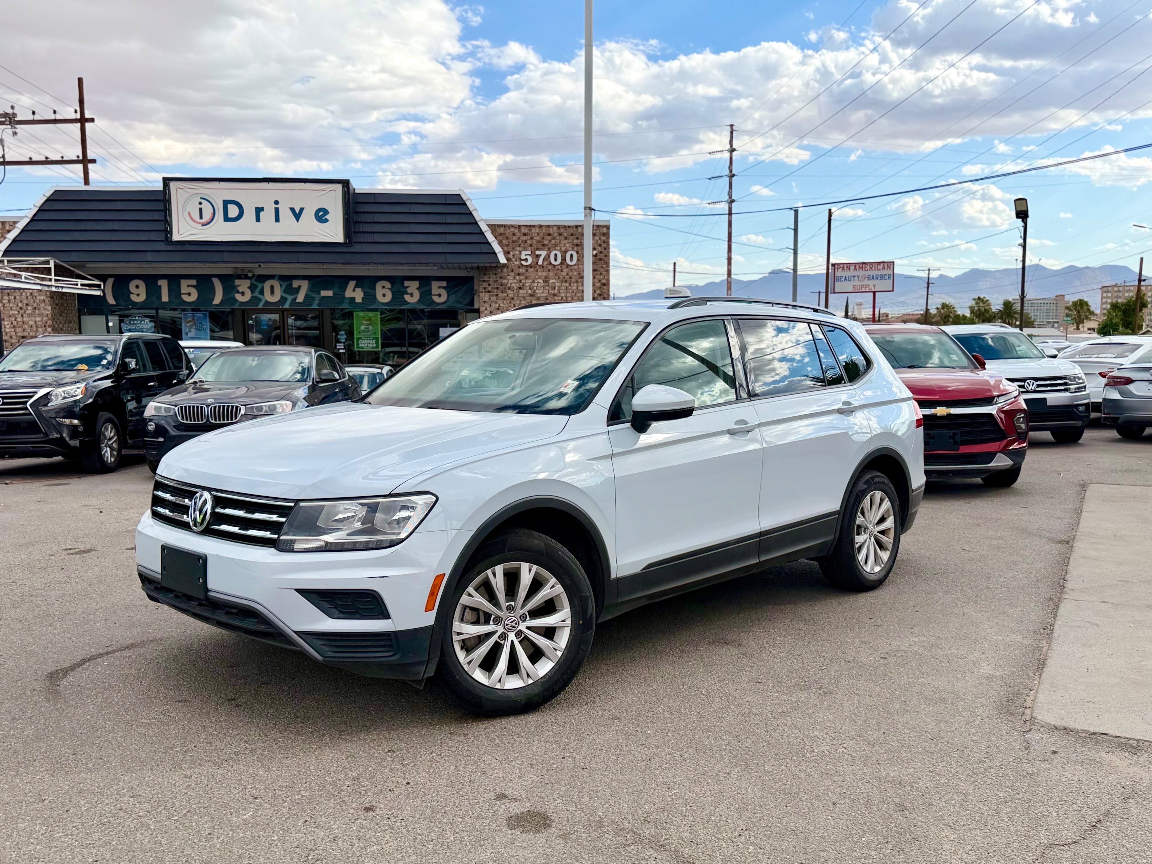 White 2018 Volkswagen Tiguan SUV / Crossover Front-Wheel Drive Automatic