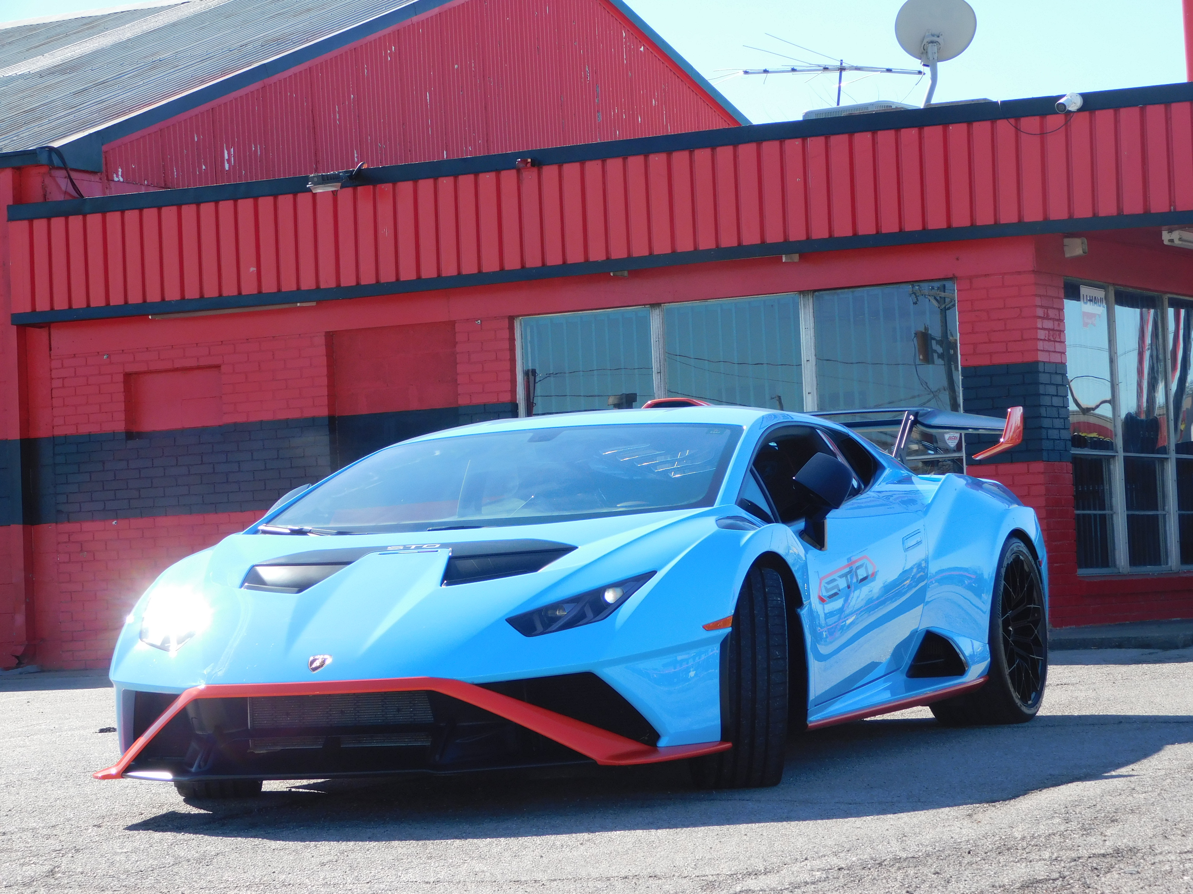 2024 Lamborghini Huracan STO Coupe - Blue exterior view 7